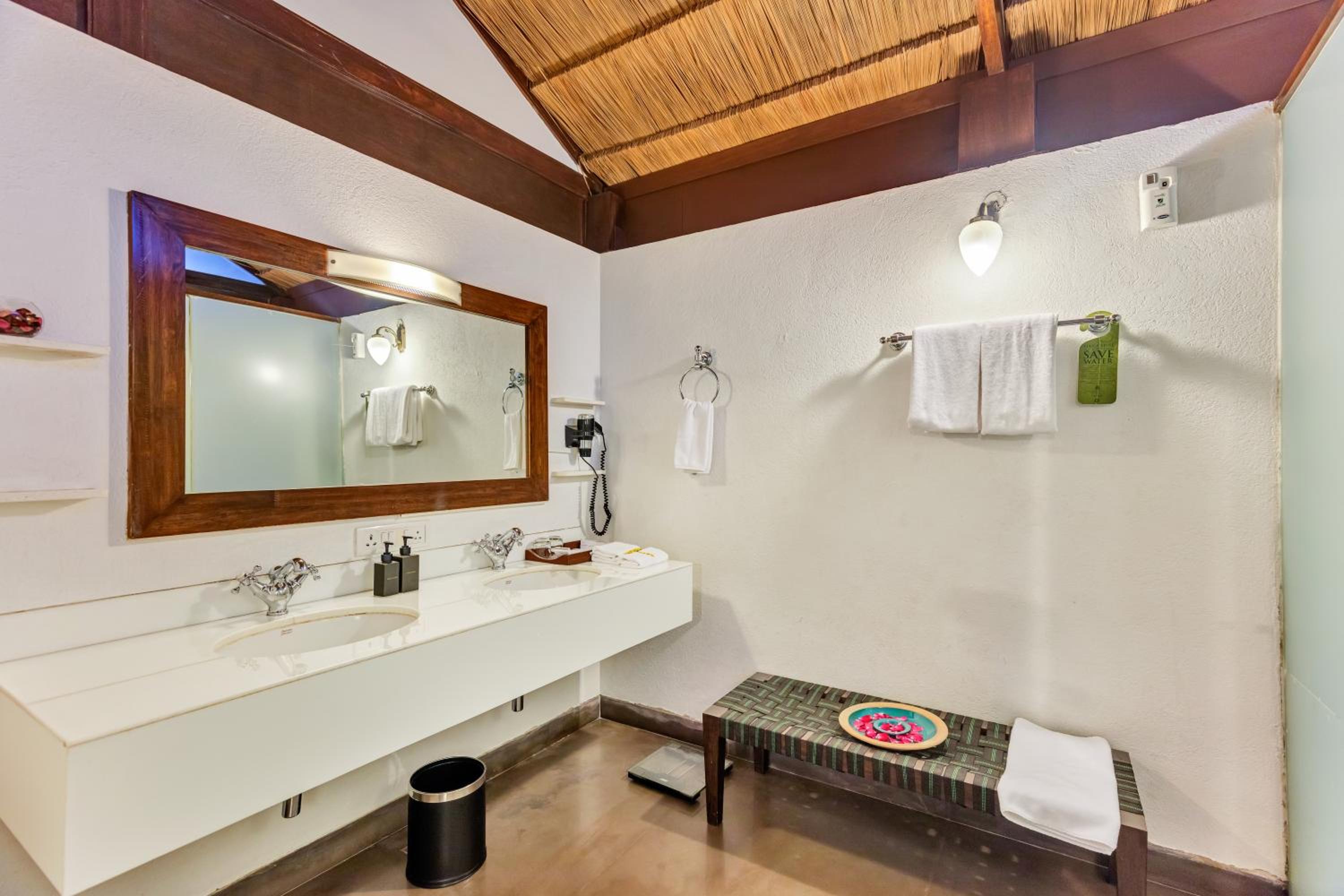 Lake Side Cabana Room  with Plunge Pool - Photo 3