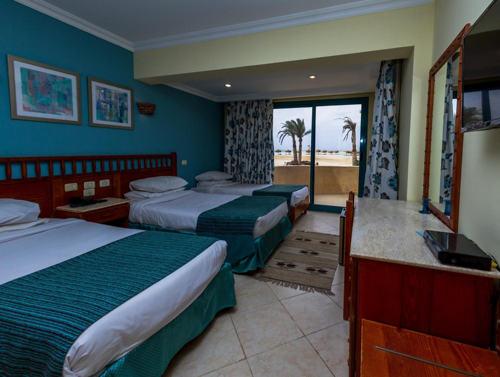Triple Room with Garden View