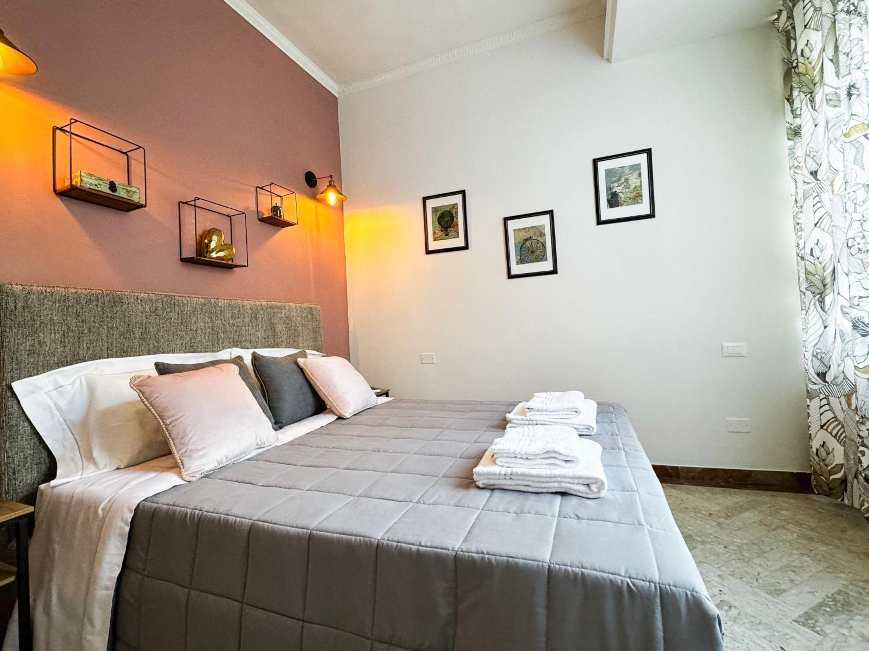 Double Room with Shared Bathroom photo 1