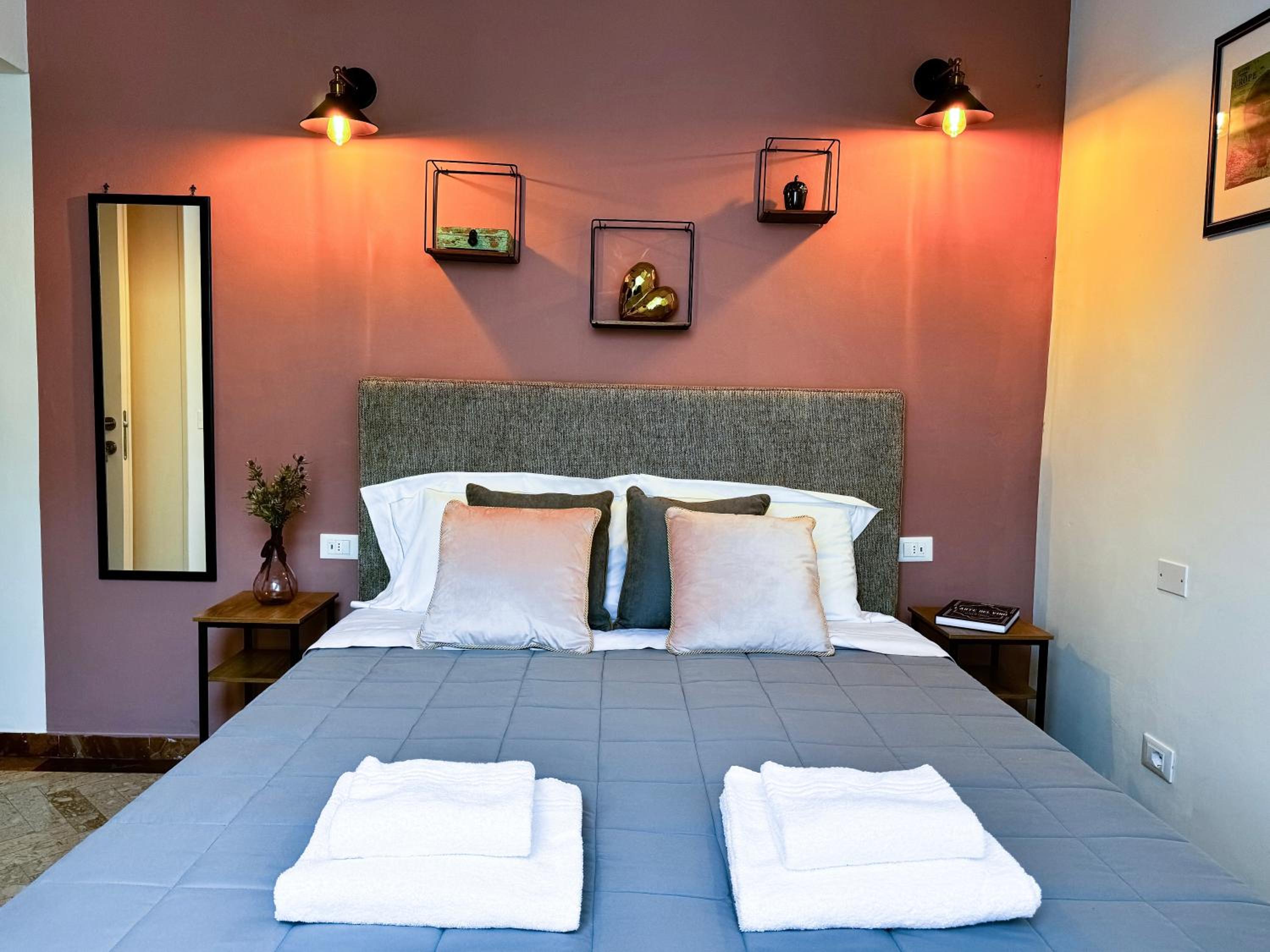 Double Room with Shared Bathroom photo 2