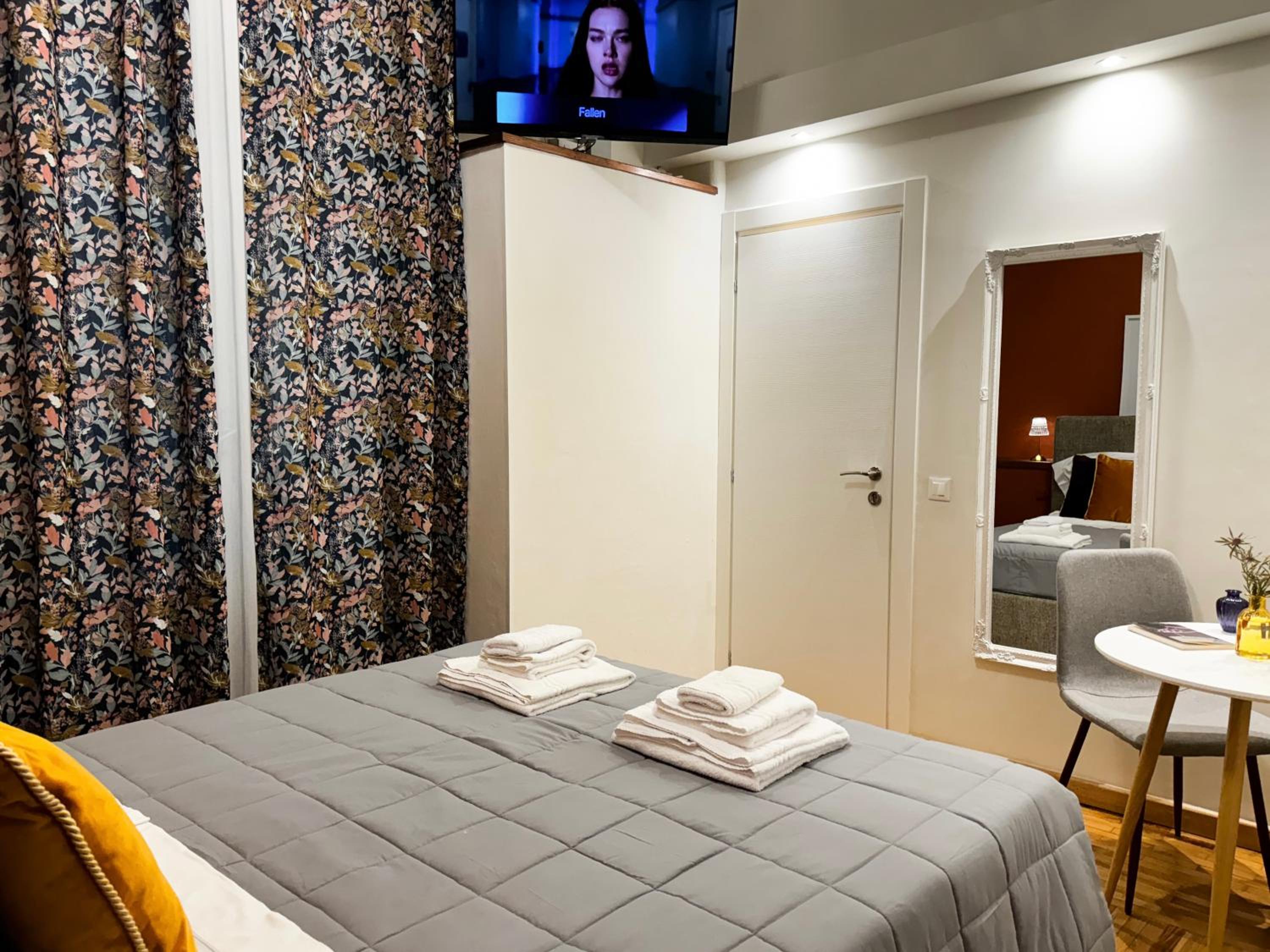Double Room with Shared Bathroom photo 1