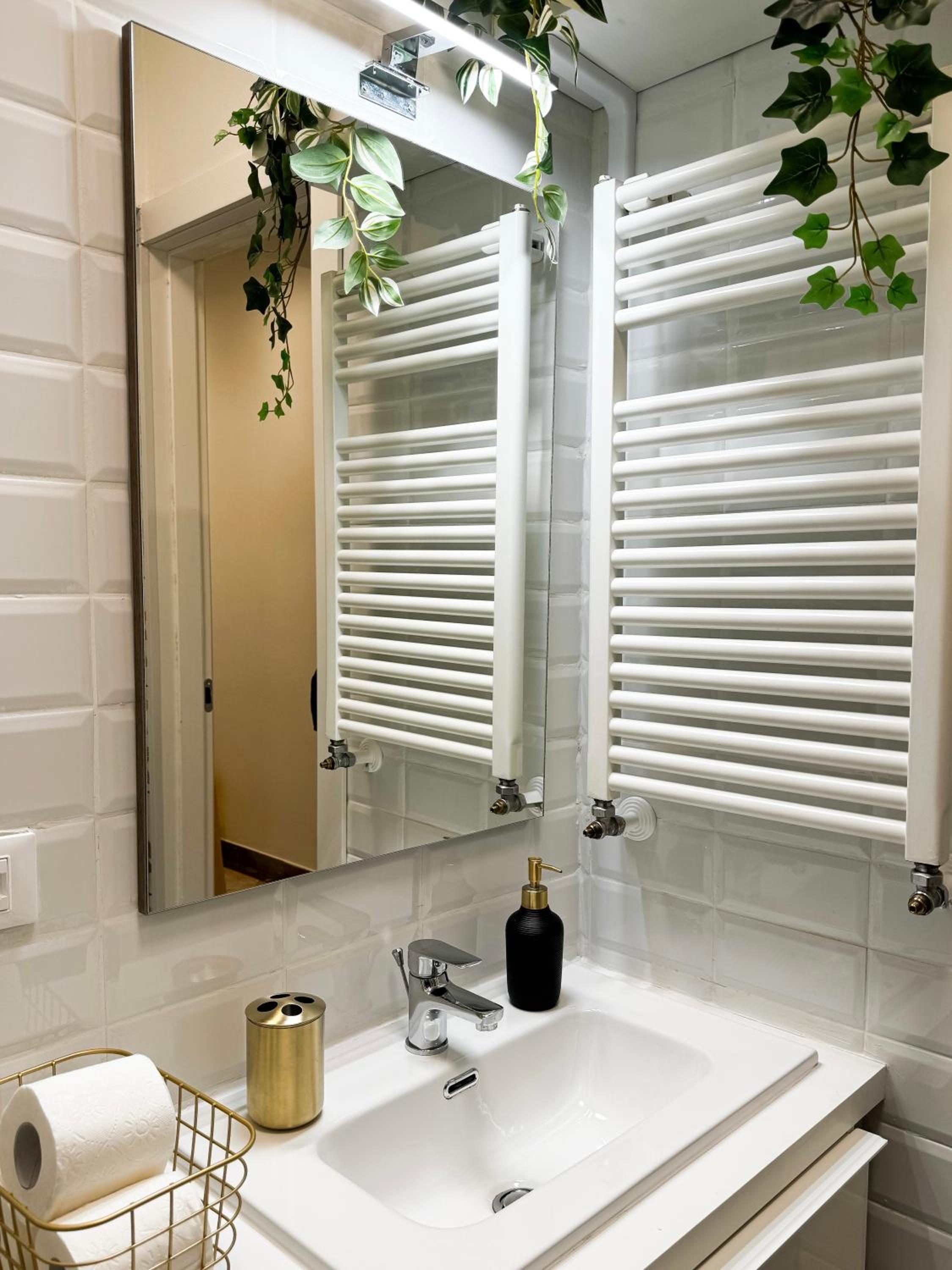 Double Room with Shared Bathroom photo 3