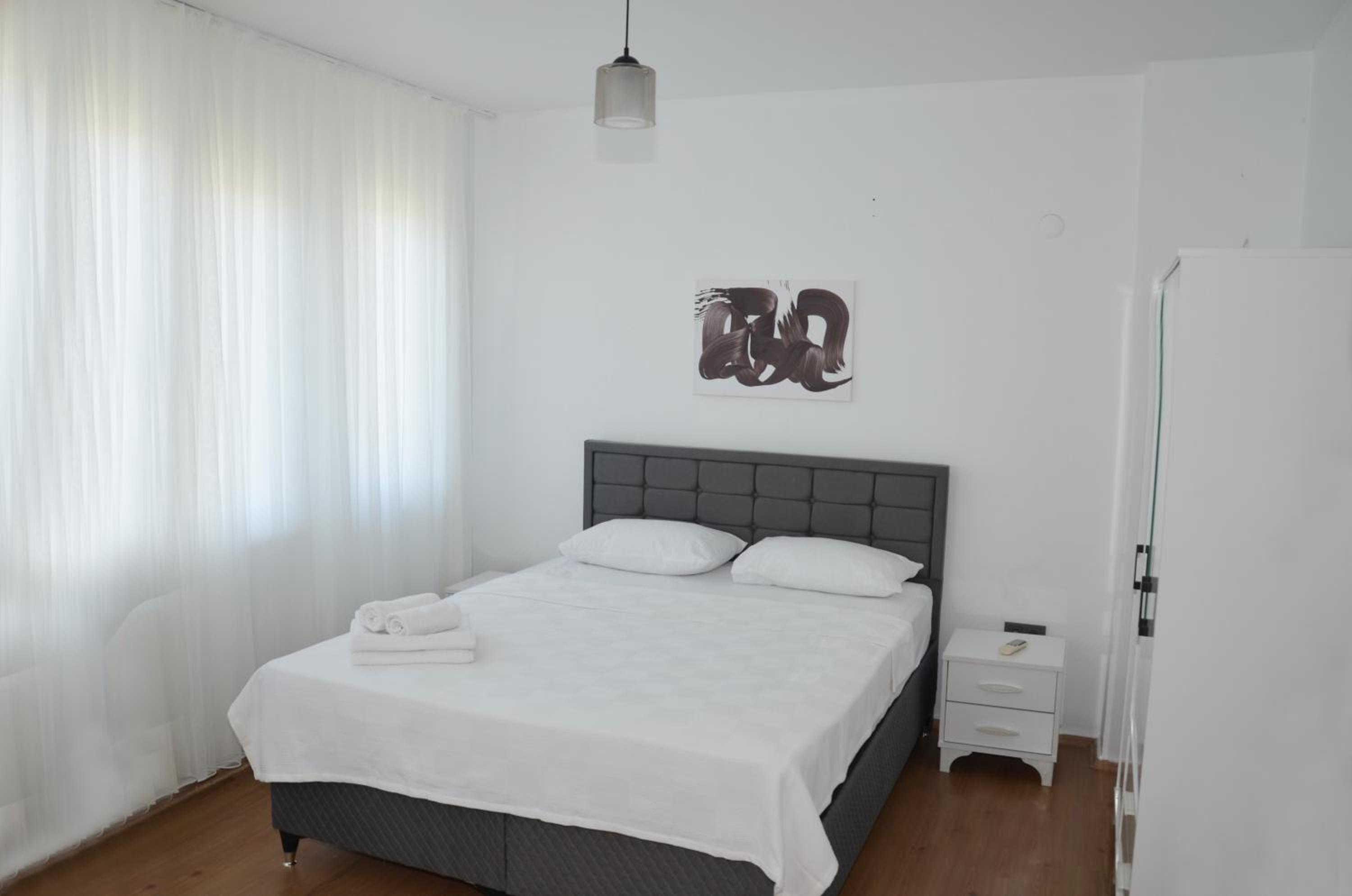 Three-Bedroom Villa photo 1