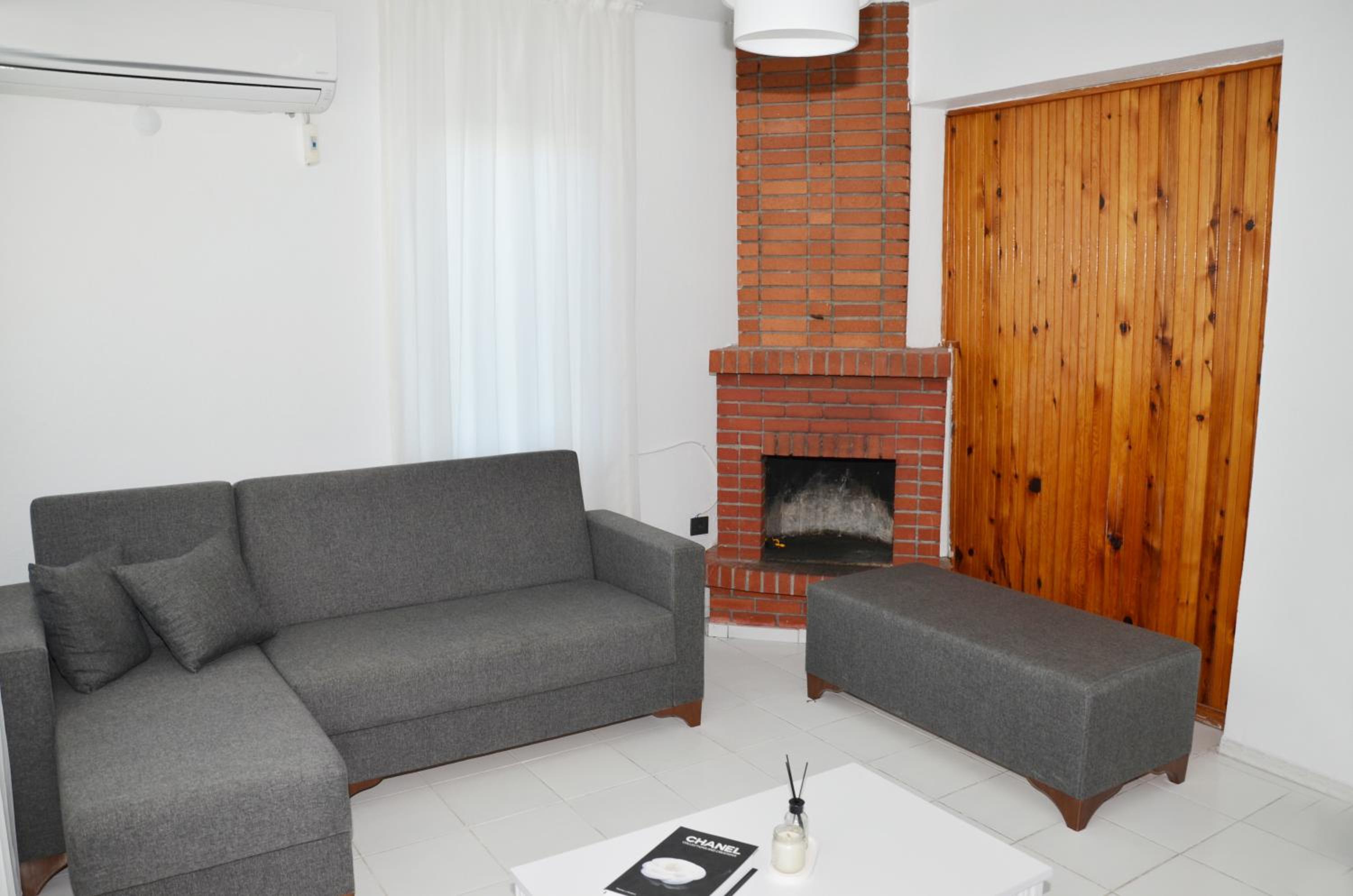Three-Bedroom Villa photo 2