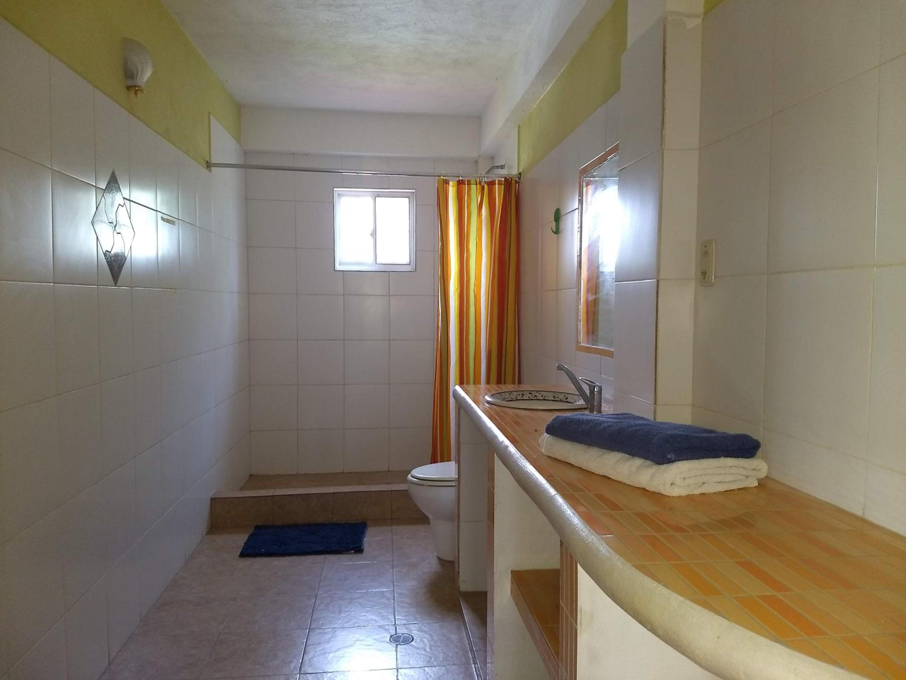 One-Bedroom Apartment with Pool View photo 2