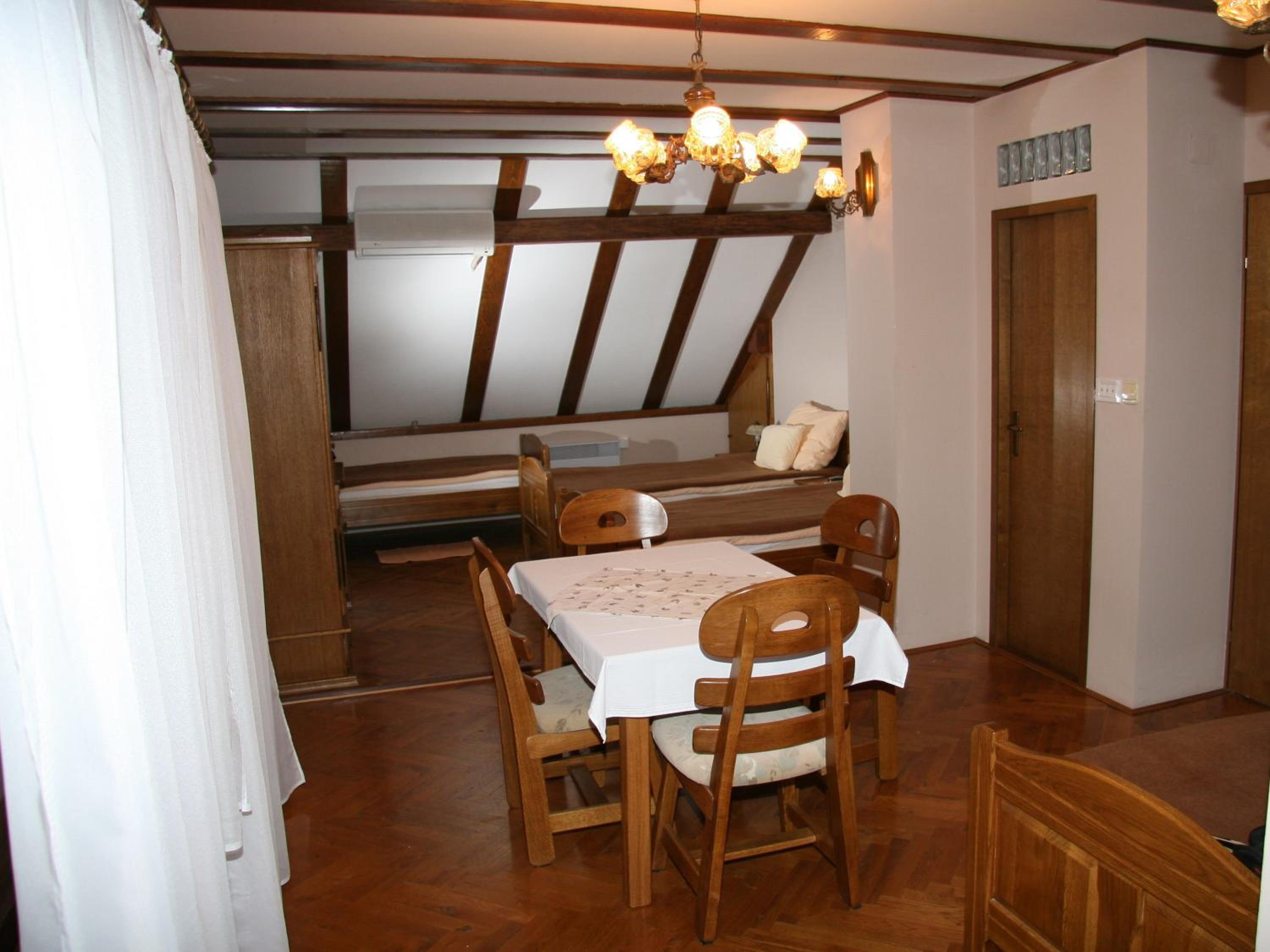 Superior Studio with Balcony - Photo 5