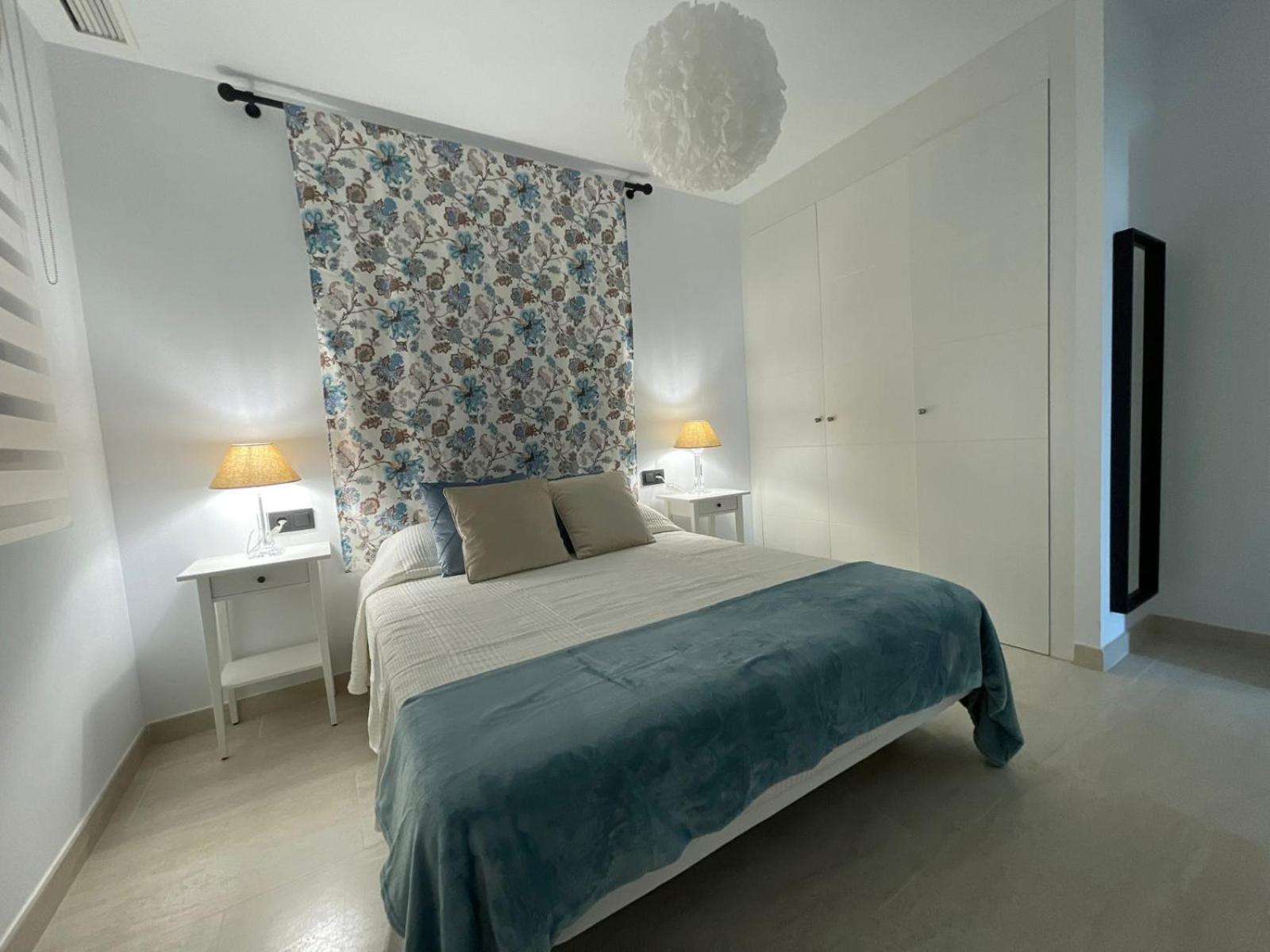 One-Bedroom Apartment with Sea View and Terrace photo 2