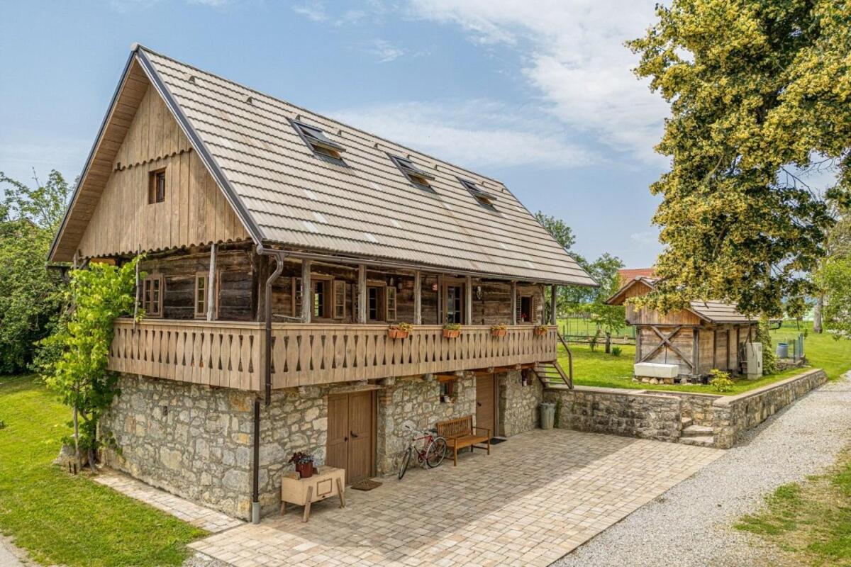 Three-Bedroom House photo 1