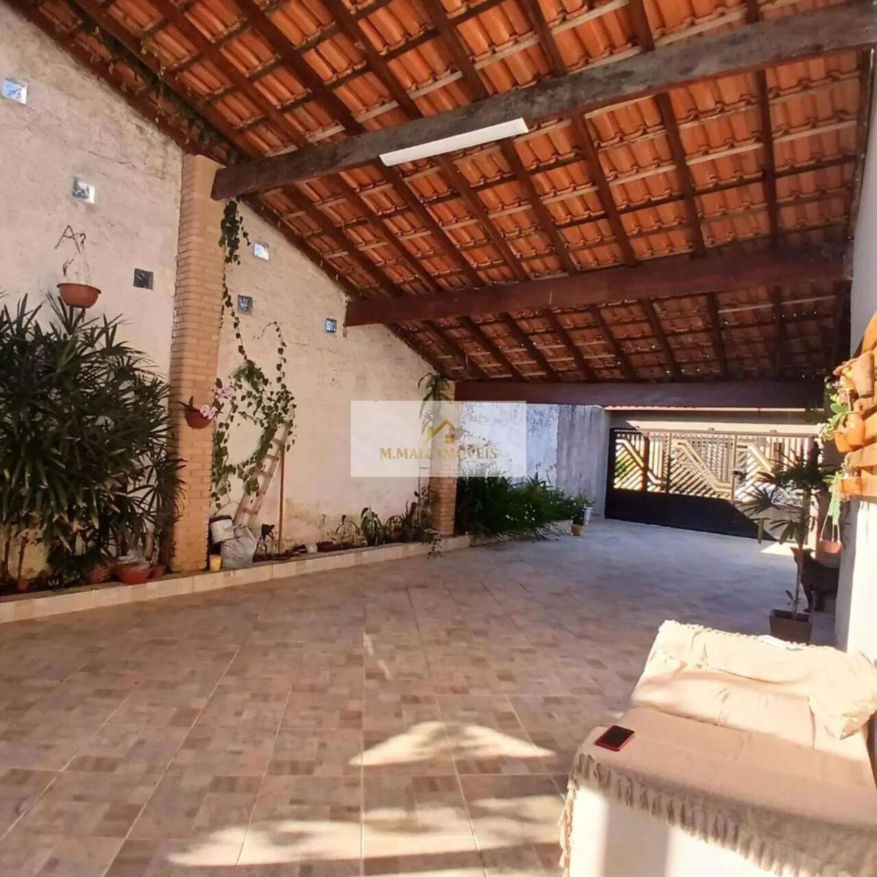 Four-Bedroom House photo 1