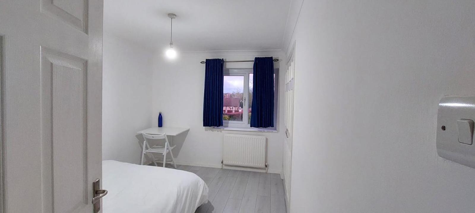 Double Room with Shared Bathroom photo 1