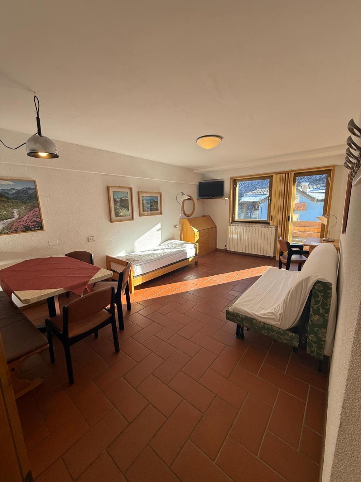 Superior One-Bedroom Apartment with Balcony