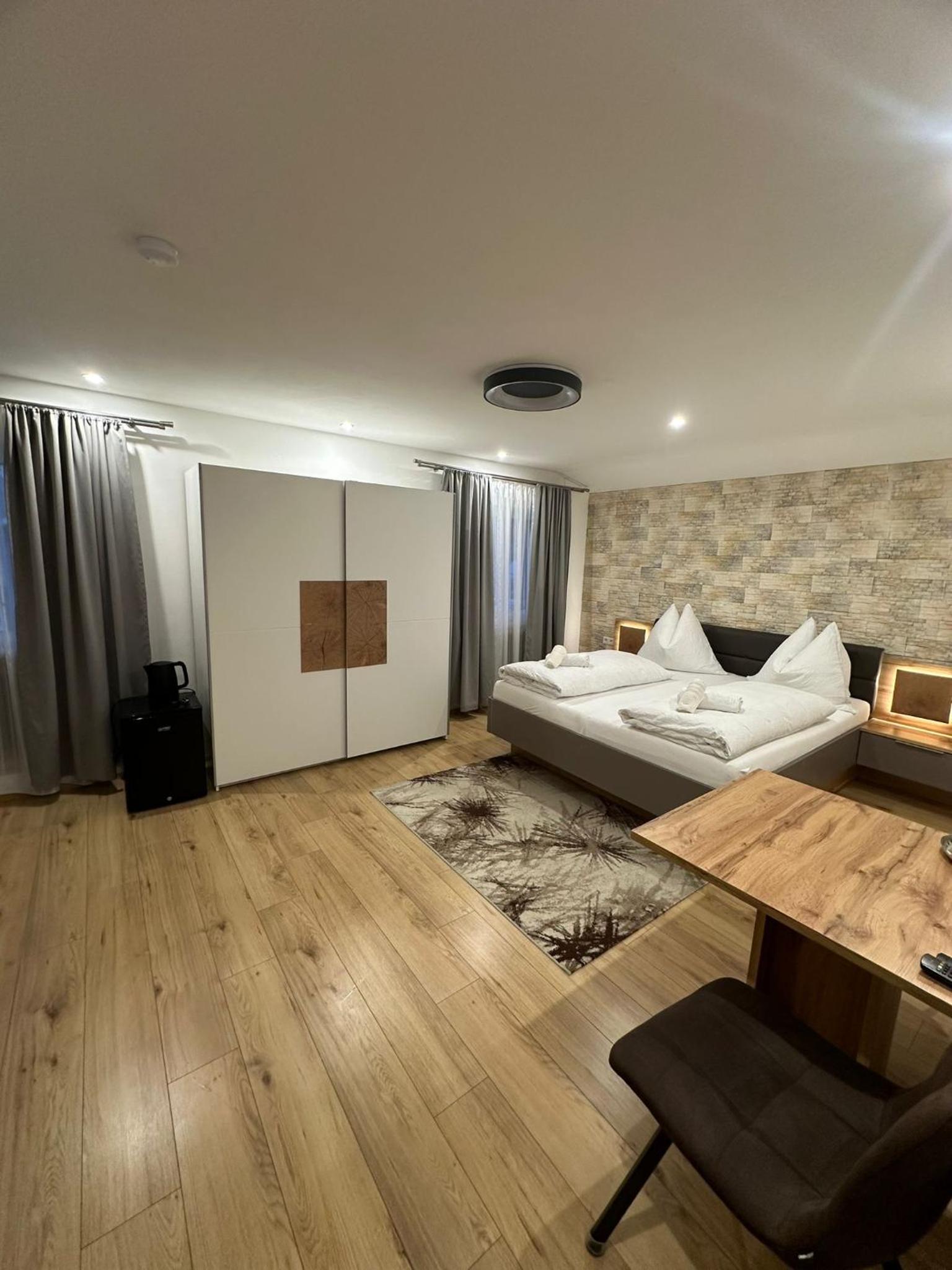 Deluxe Double Room photo 3