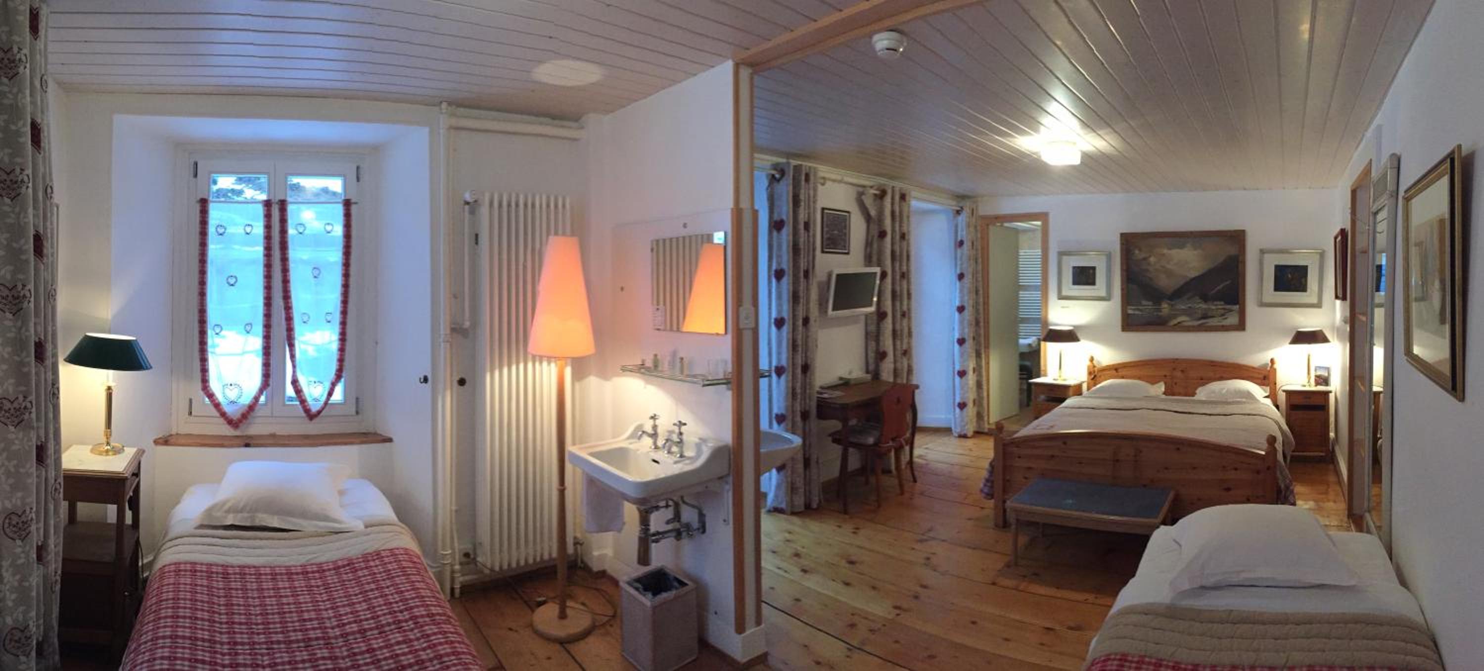 Superior Quadruple Room - Photo 3