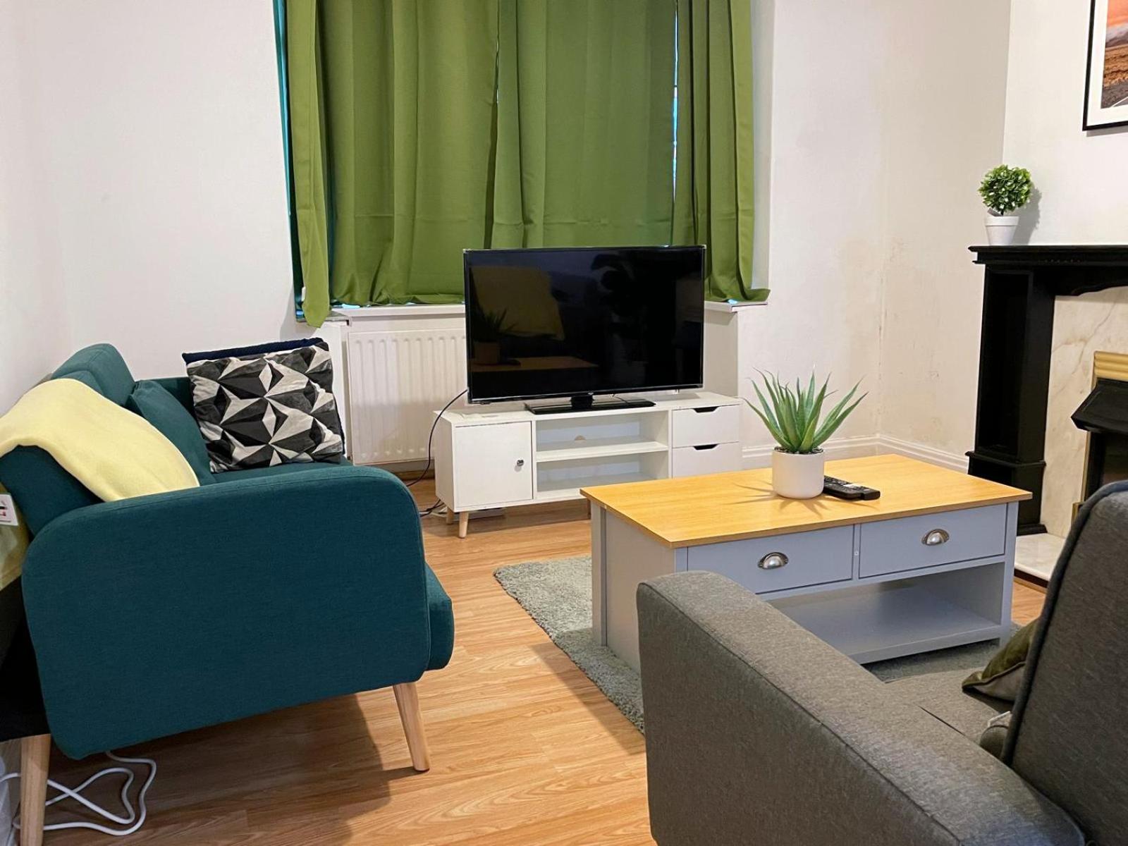 Three-Bedroom House photo 1