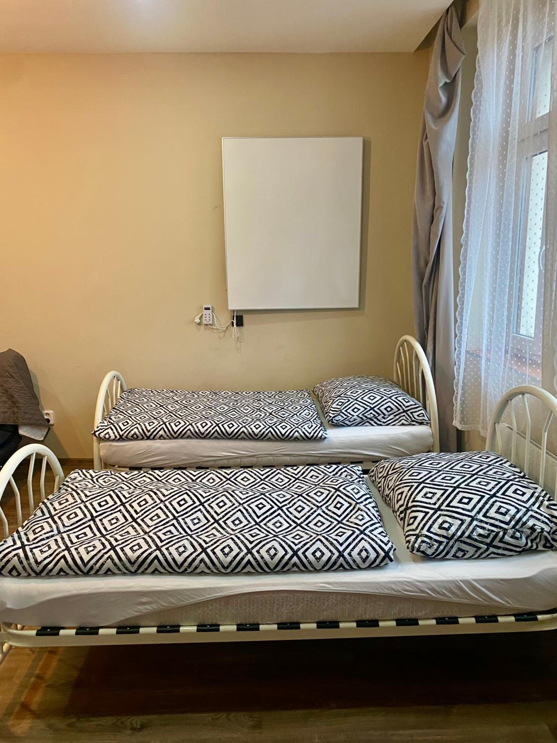 One-Bedroom Apartment with City View photo 2