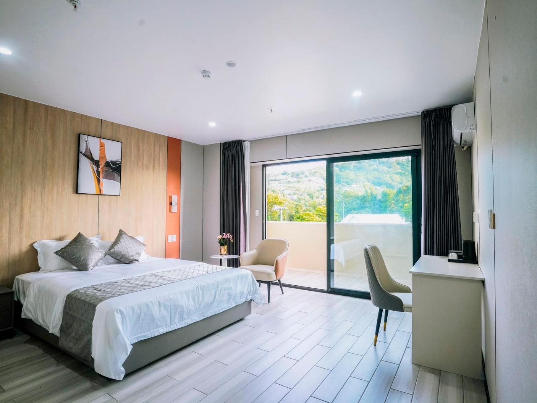 Double Room with Mountain View