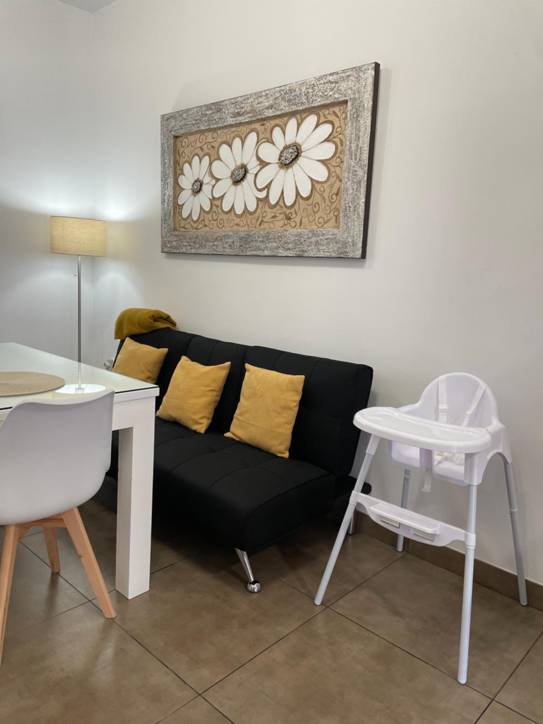One-Bedroom Apartment photo 2