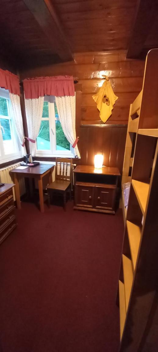 Small Twin Room - Photo 2
