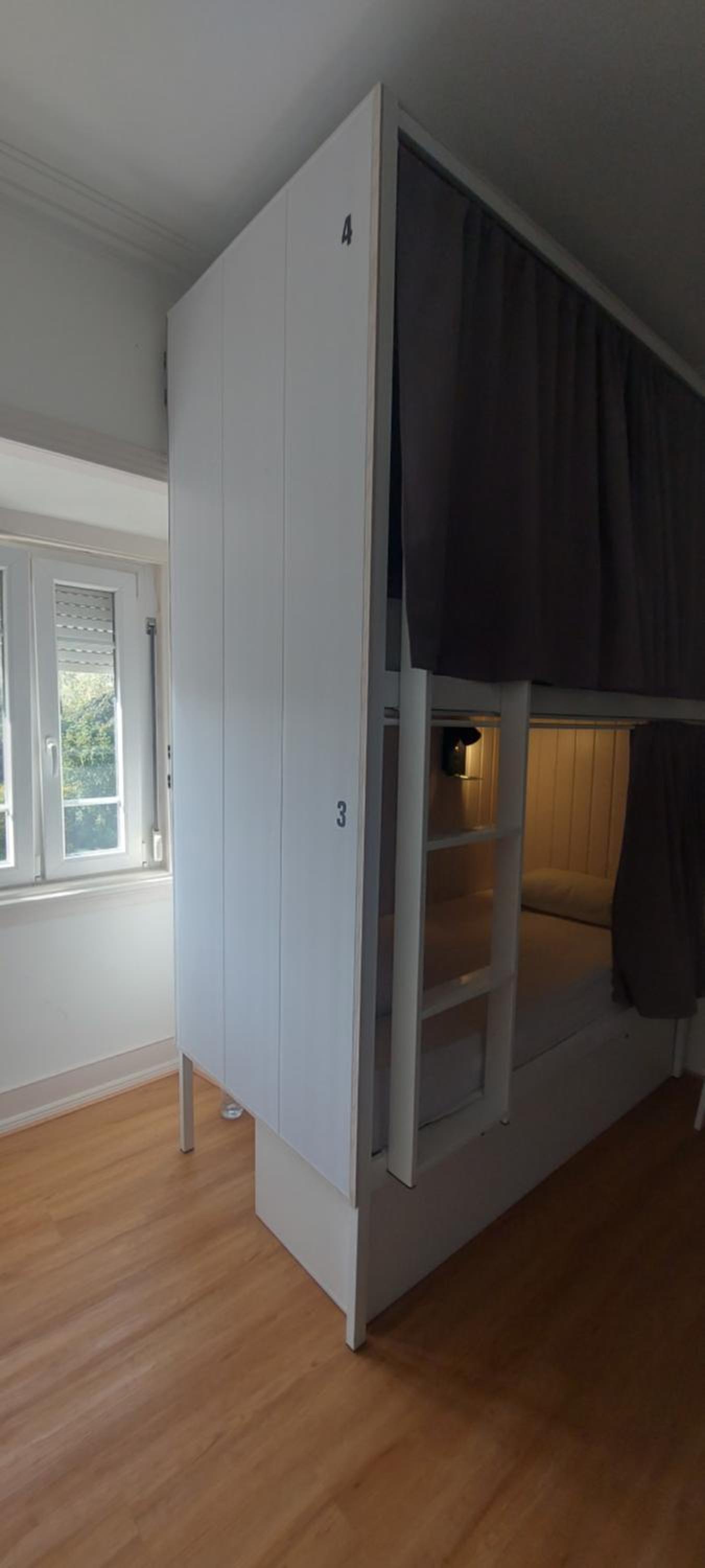 Bed in 4-Bed Male Dormitory Room photo 2