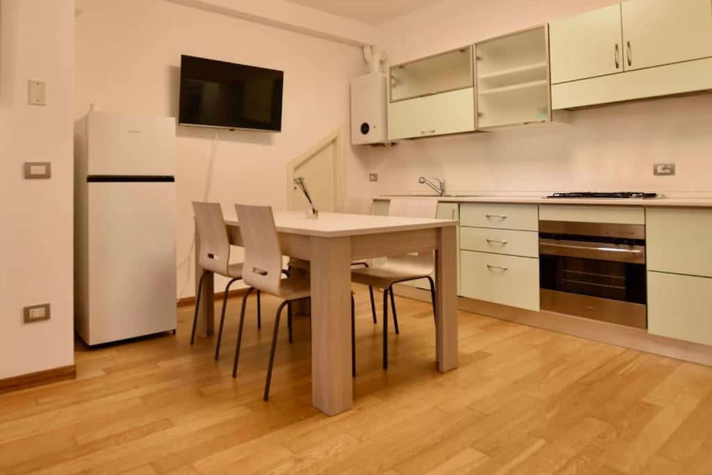 One-Bedroom Apartment photo 3