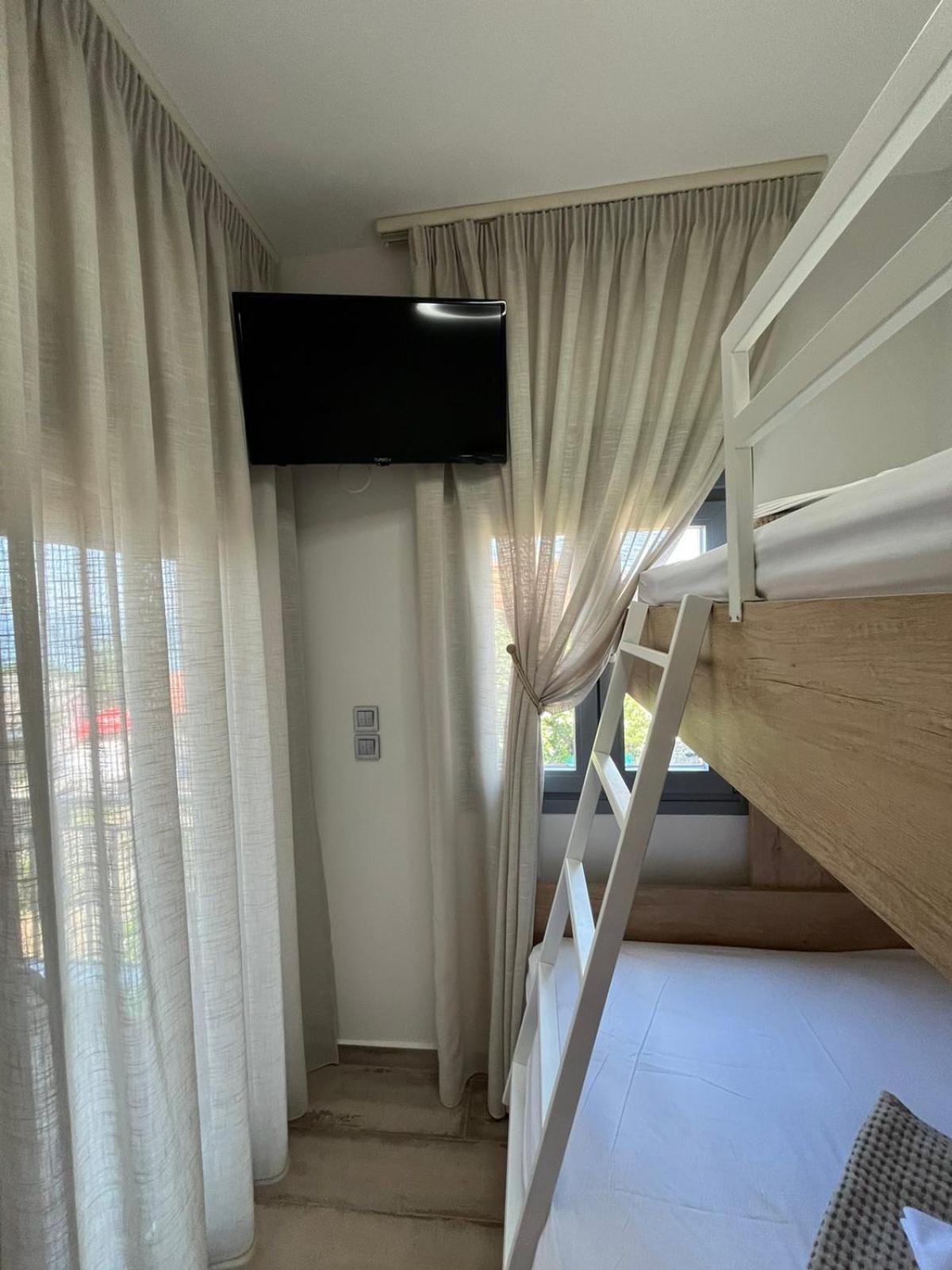 Apartment With View And Balcony photo 3