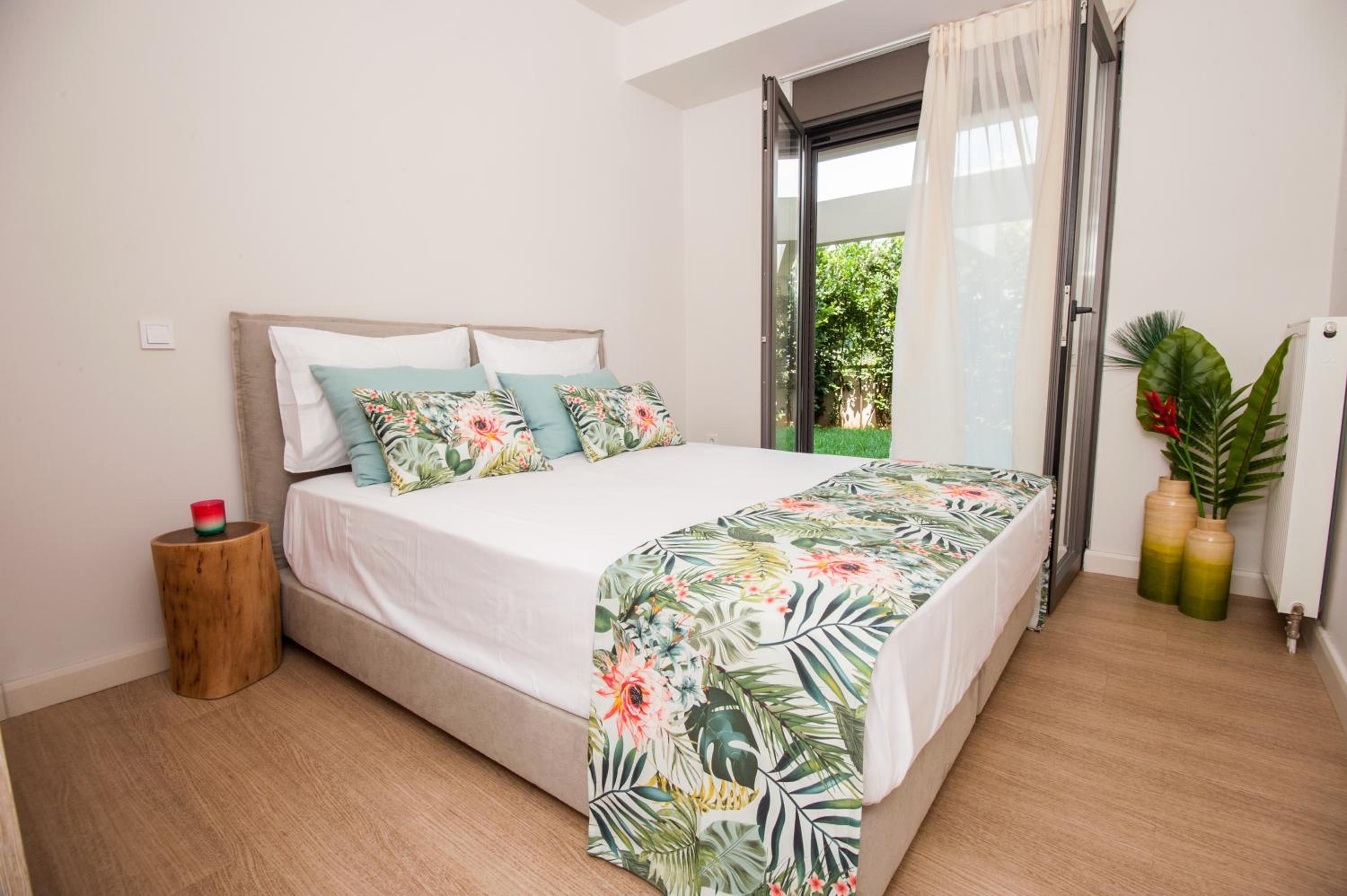 Apartment with Private Pool & Gym (Oregano)