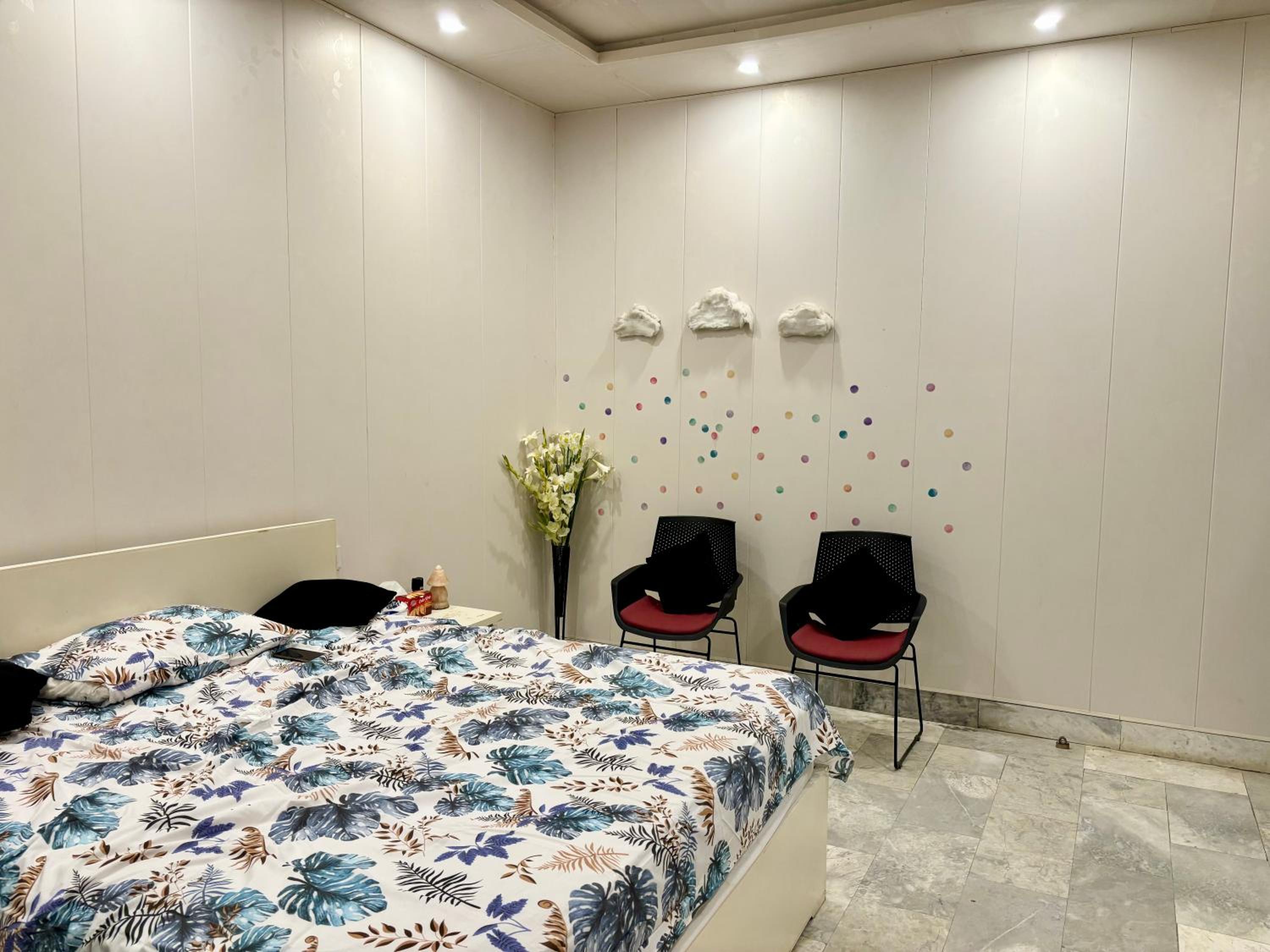 Deluxe Double Room with Shower photo 2