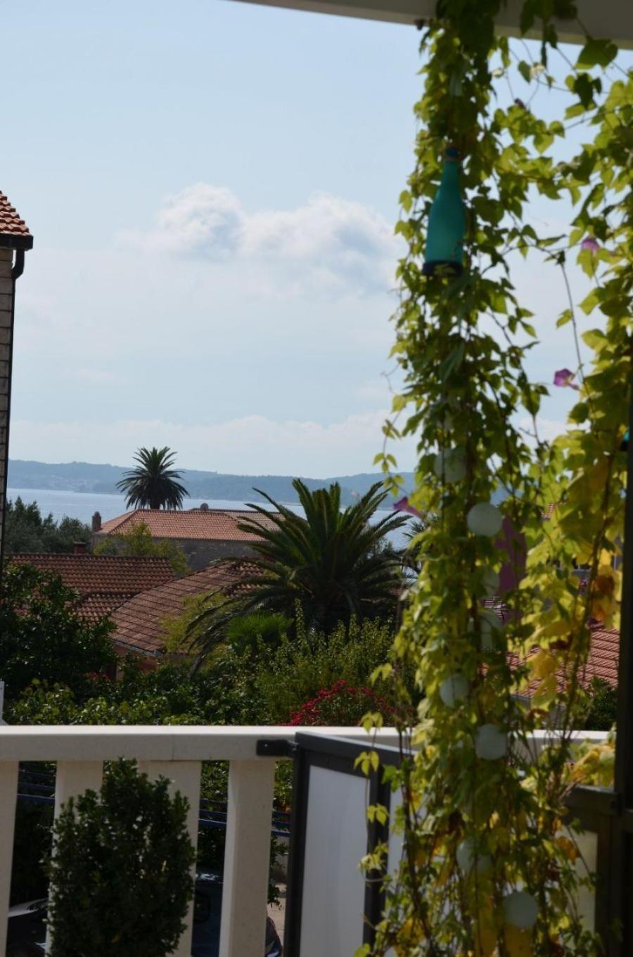 One-Bedroom Apartment with Sea View photo 2
