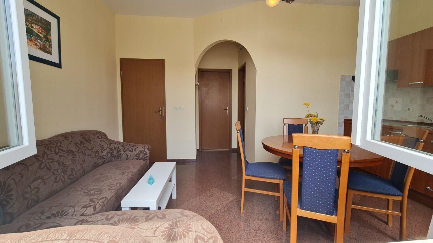 One-Bedroom Apartment with Sea View photo 1