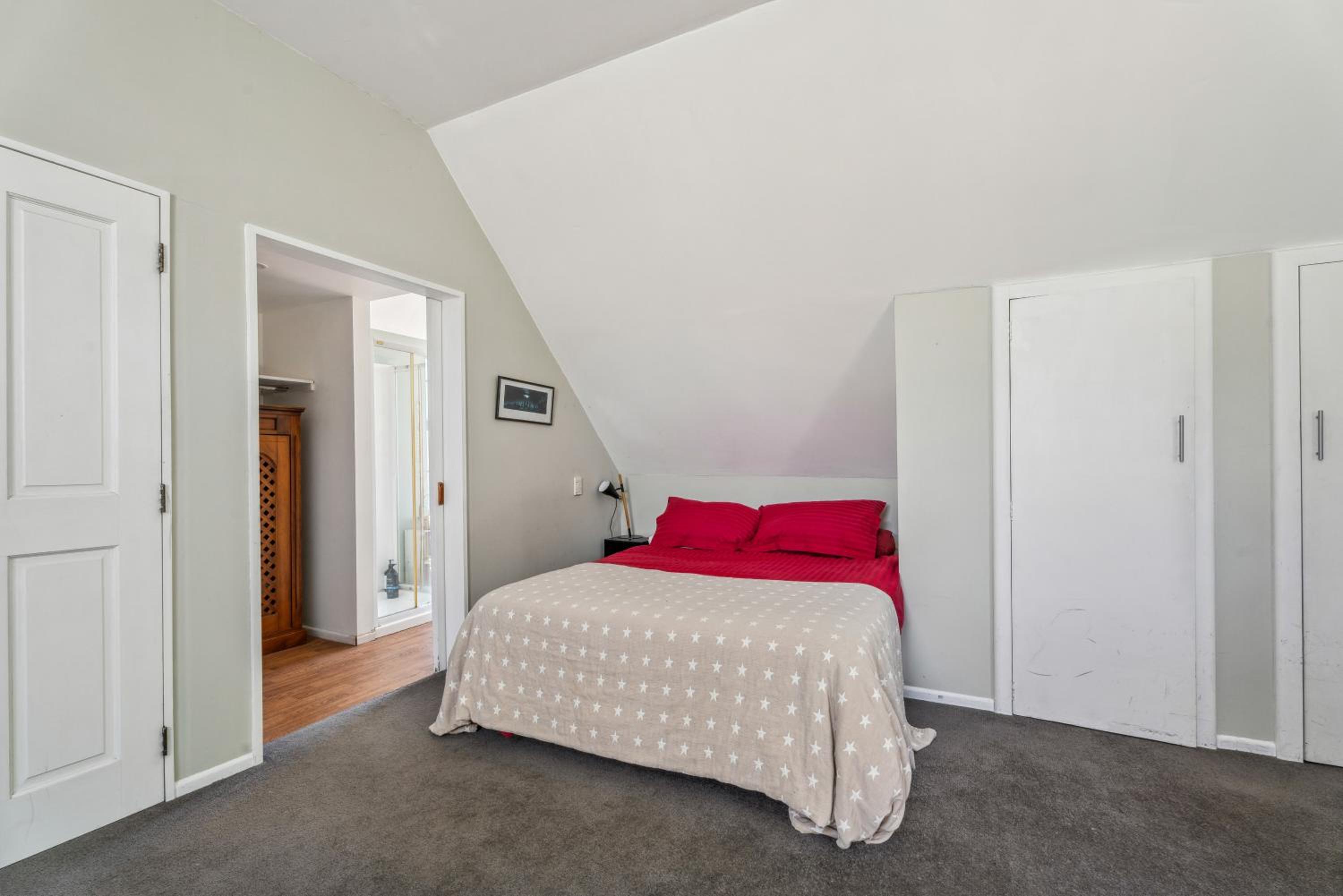 Four-Bedroom House photo 1