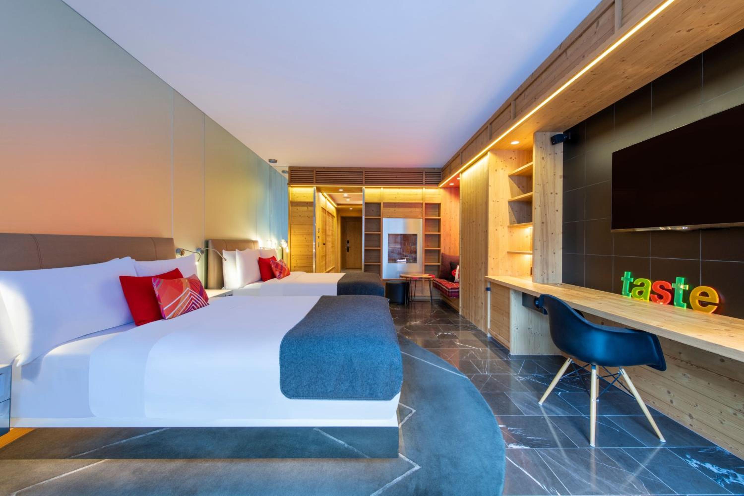 Cozy, Guest room, 2 Double, No view, Fireplace, Balcony