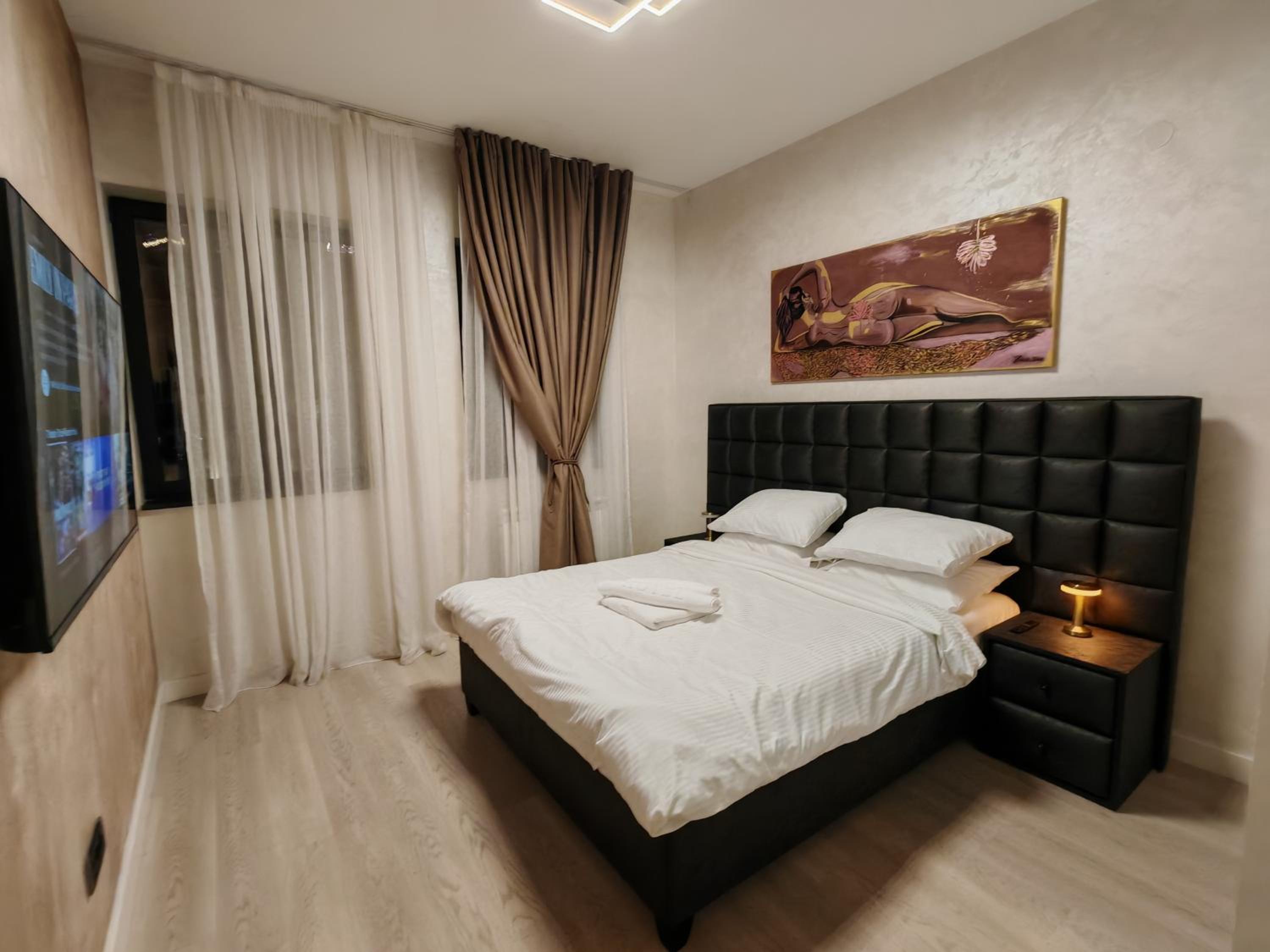 One-Bedroom Apartment photo 3