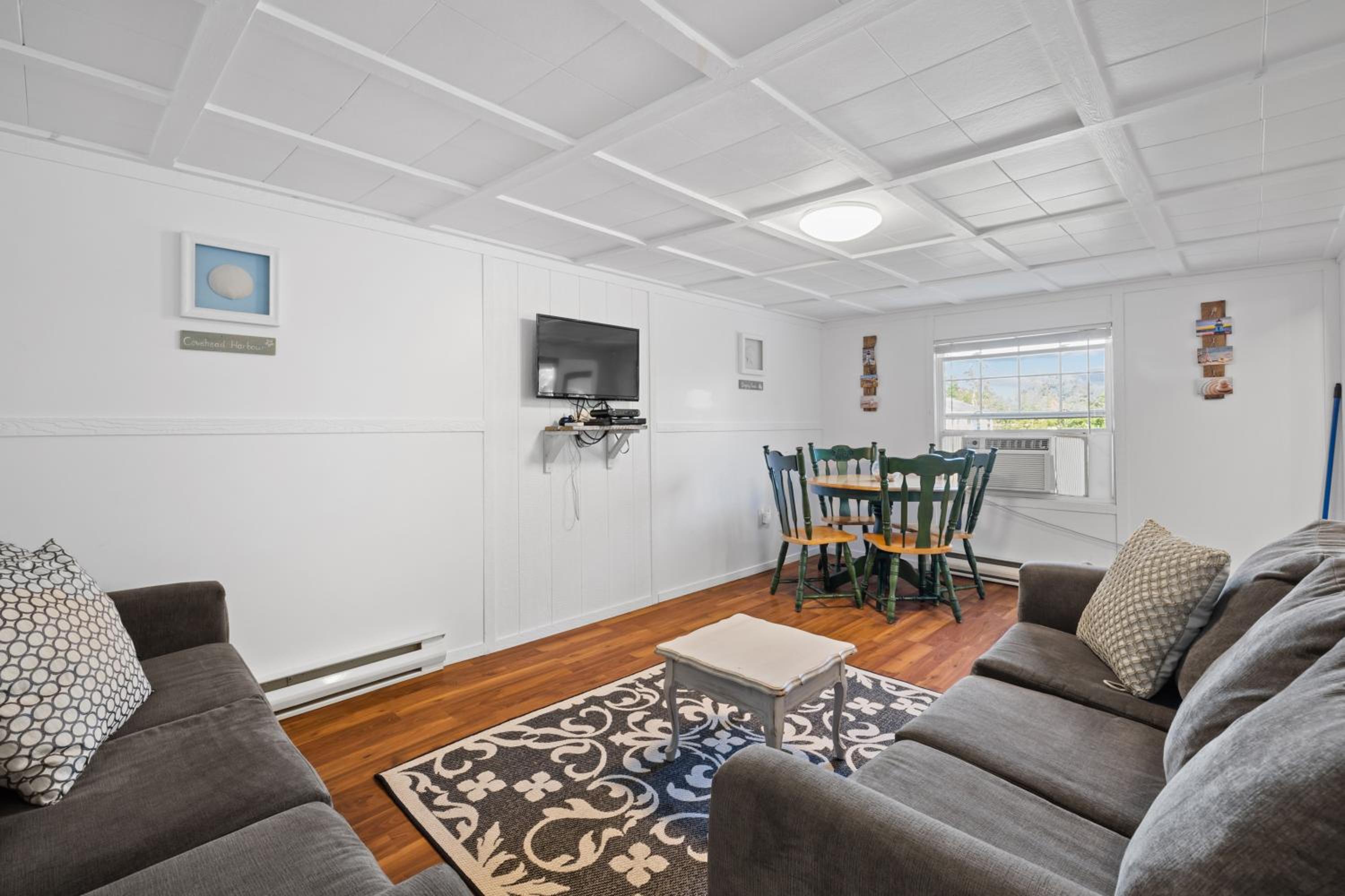 Family Room photo 1