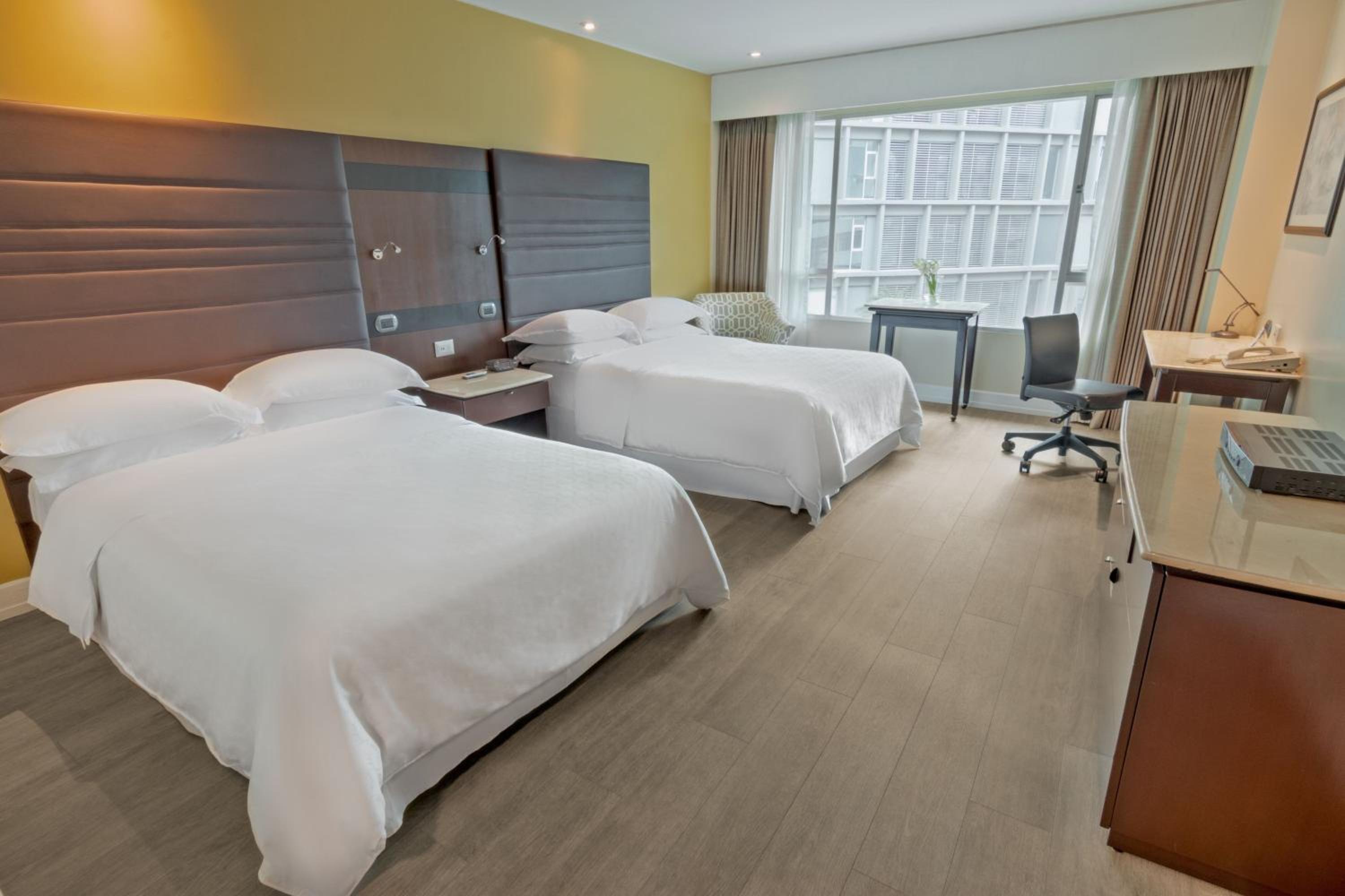 Deluxe Room with Two Double Beds - Renovated/High Floor - Photo 4