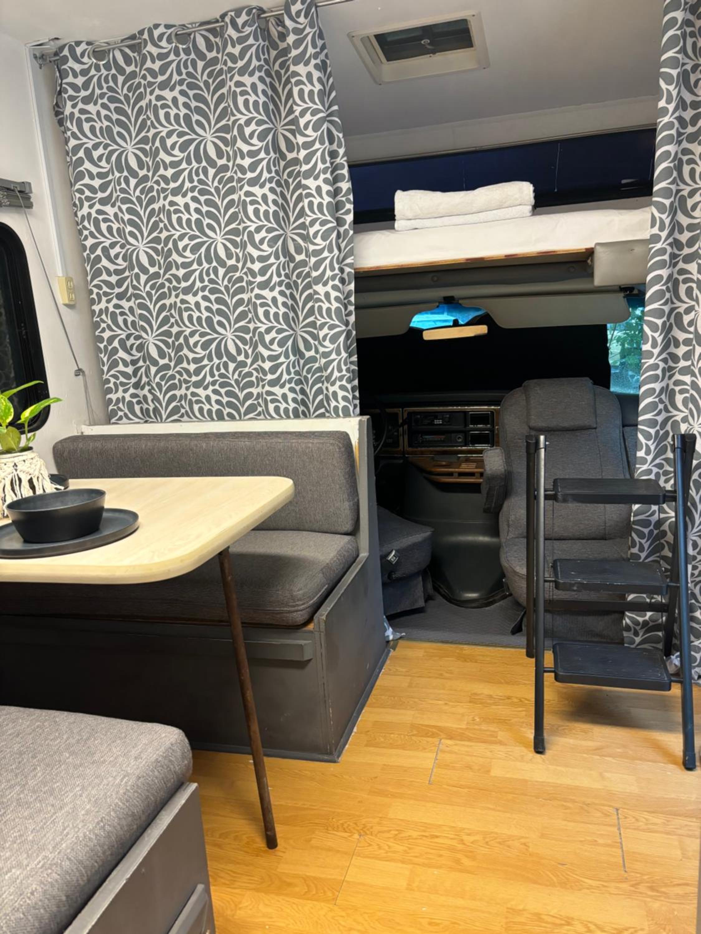 Mobile Home photo 3