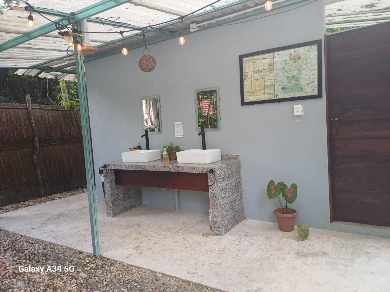 Mobile Home photo 2