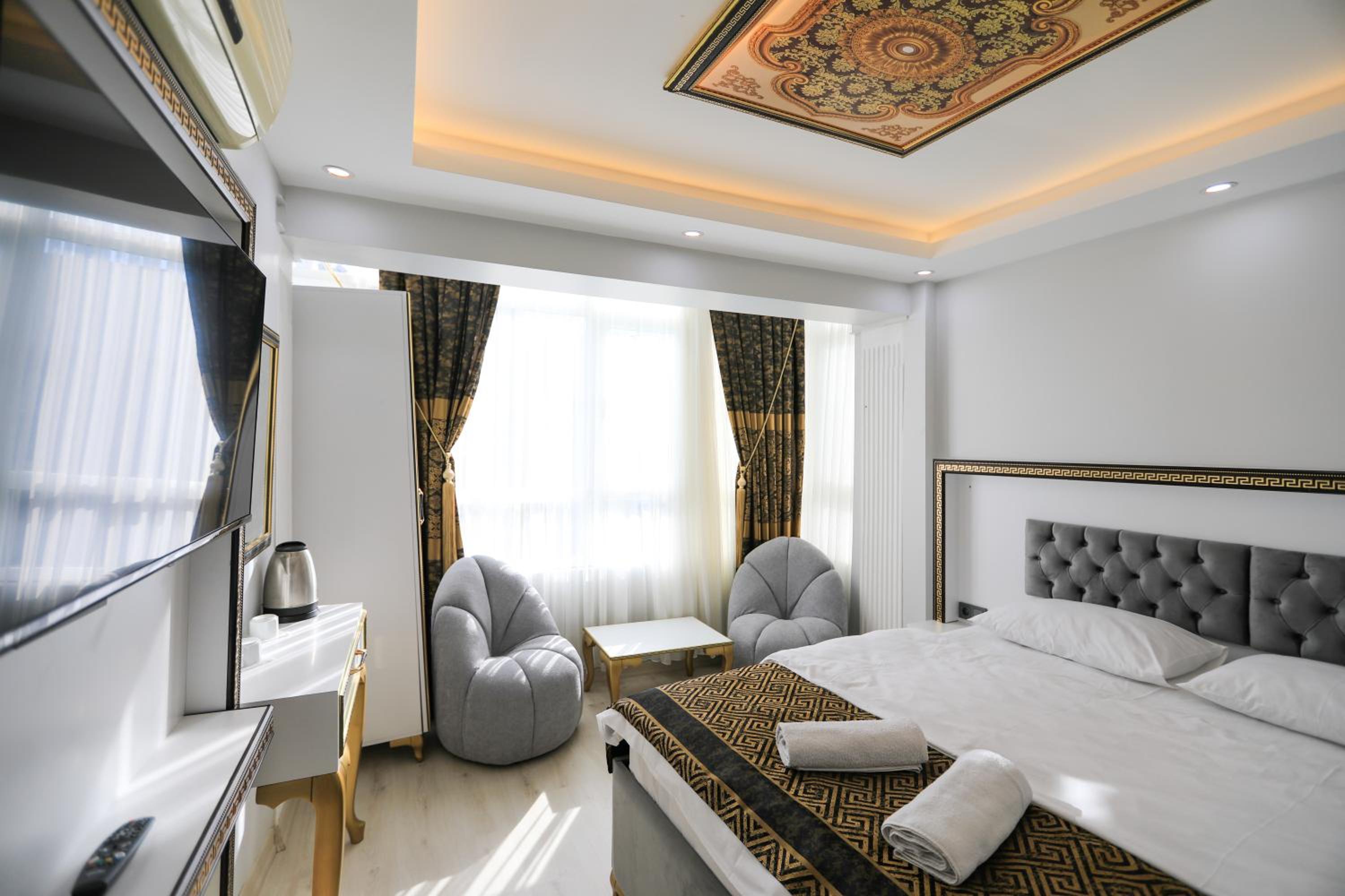 Double Room with Private Bathroom photo 3