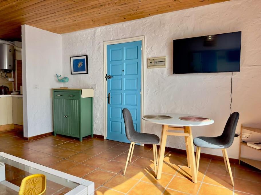 One-Bedroom Apartment with Sea View and Terrace photo 3