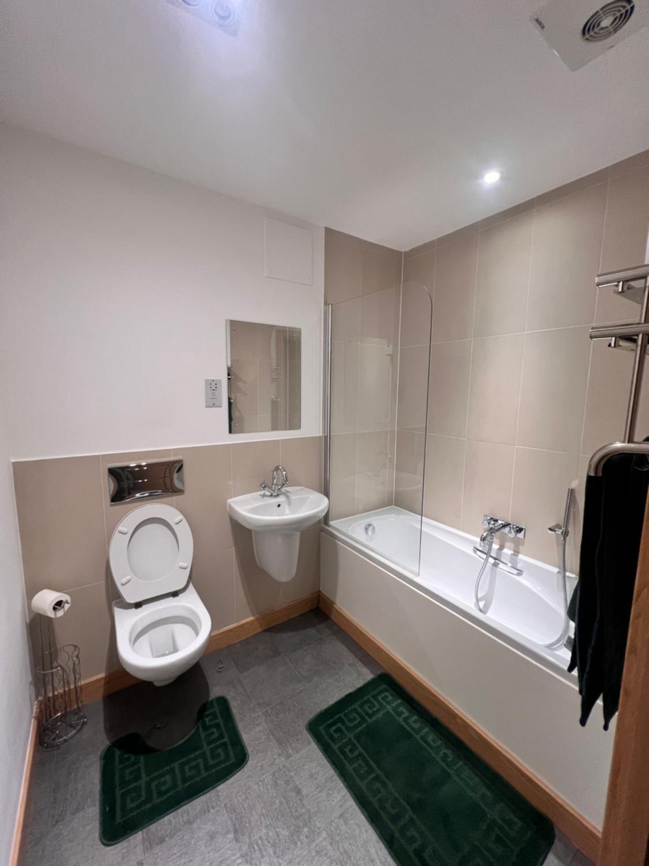 Double Room With Private External Bathroom photo 2