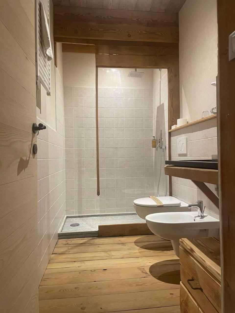 Deluxe Room (2 Adults + 1 Child) photo 2