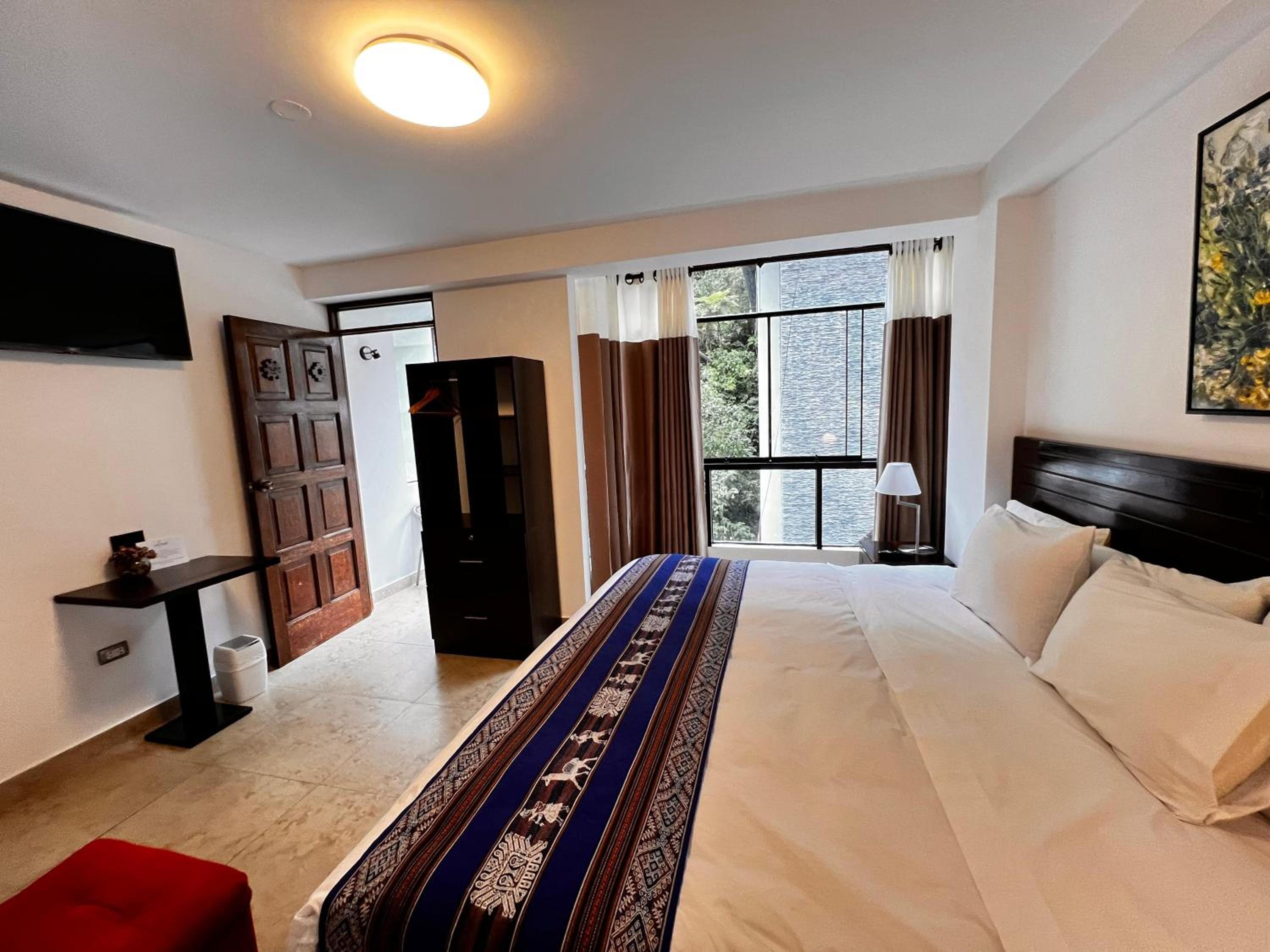 King Room with Mountain View