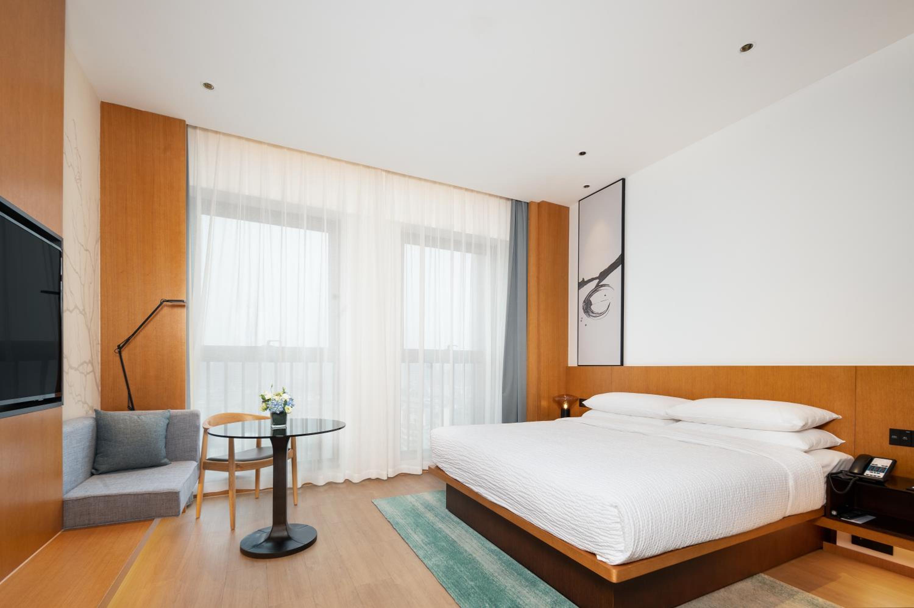 Standard, Guest room, 1 King - Photo 2