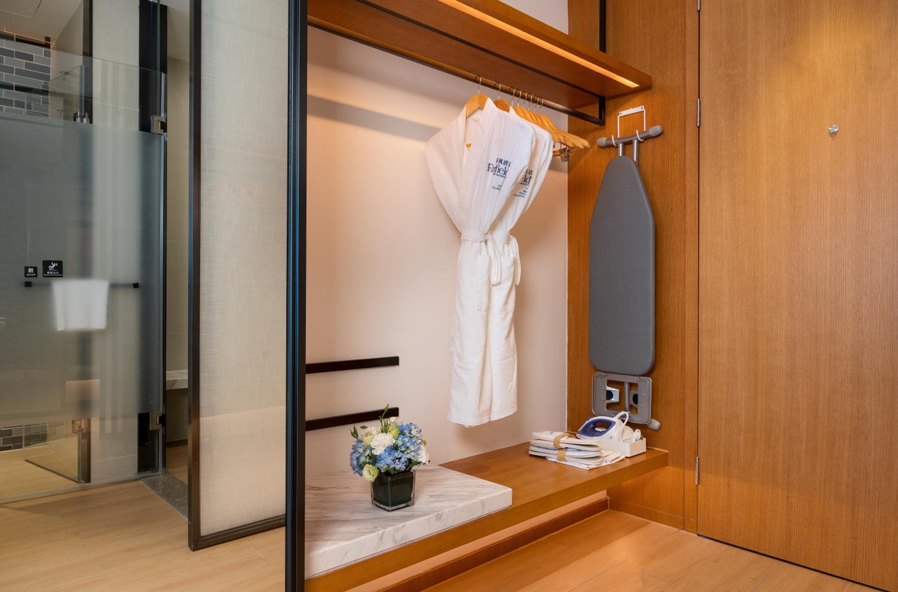 Deluxe Guest room, 2 Twin/Single Bed(s) - Photo 4