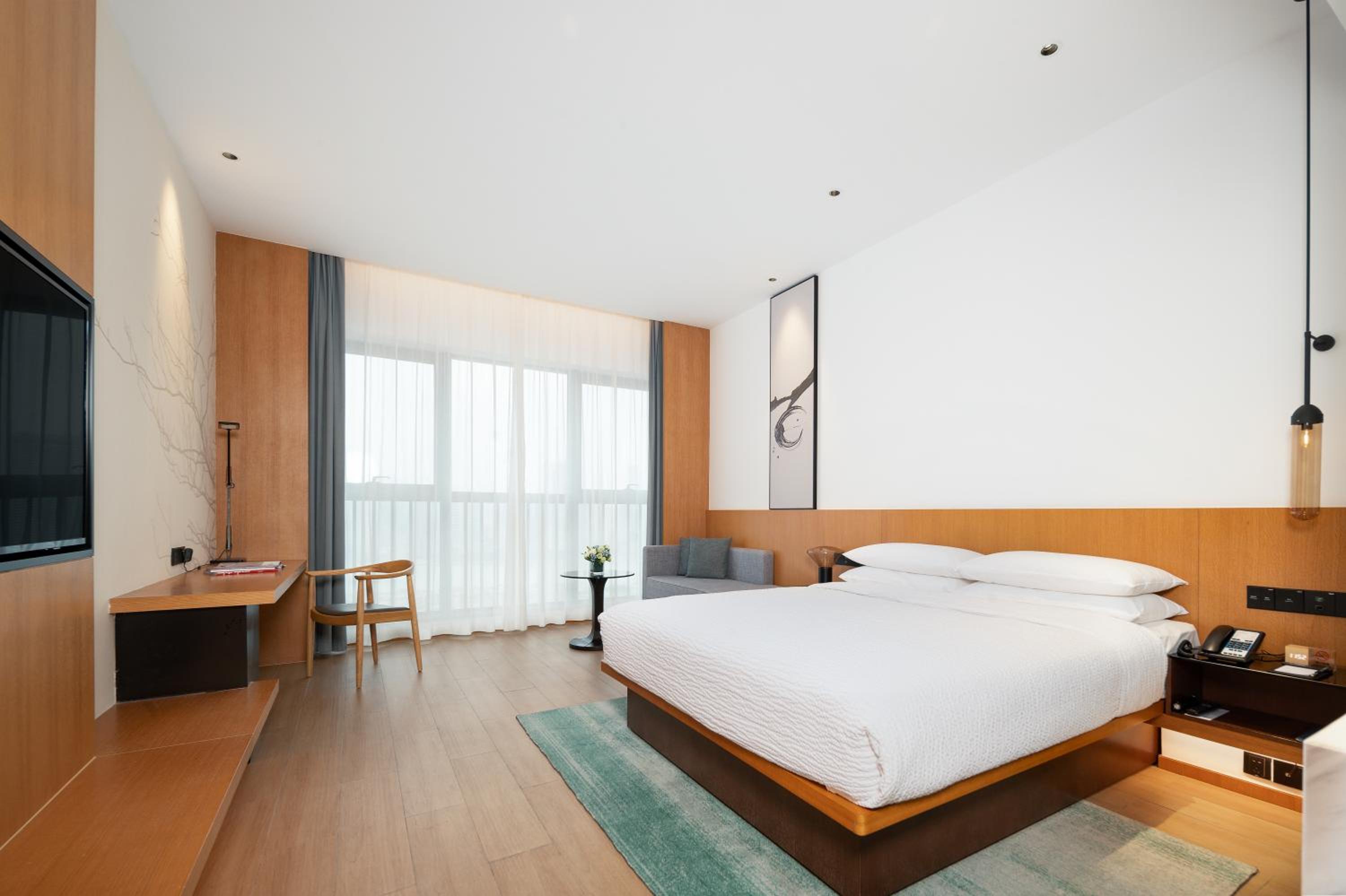 Executive, Guest room, 1 King - Photo 1
