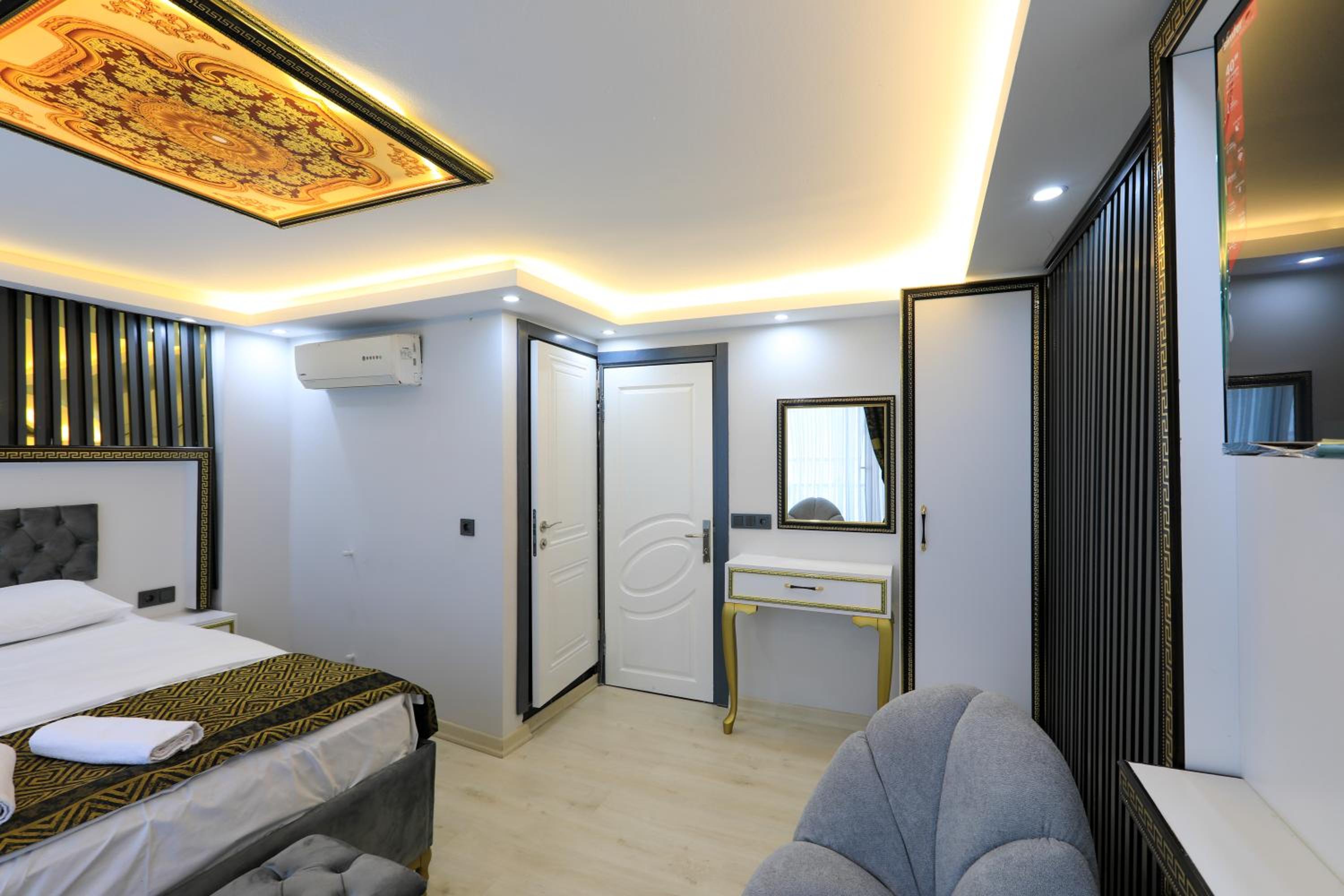 Double Room with Private Bathroom photo 1