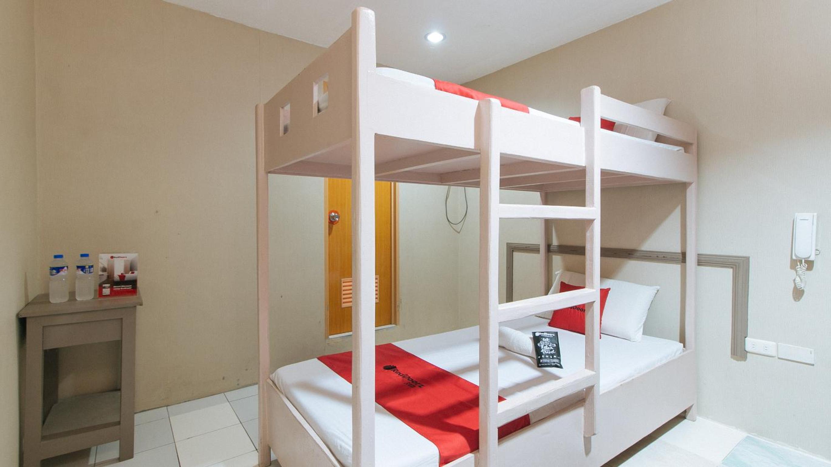 Mixed Dormitory Room photo 2