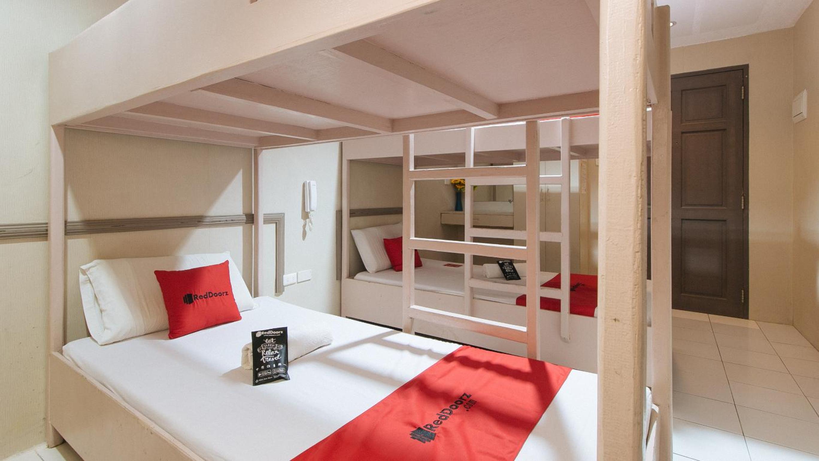 Mixed Dormitory Room photo 1