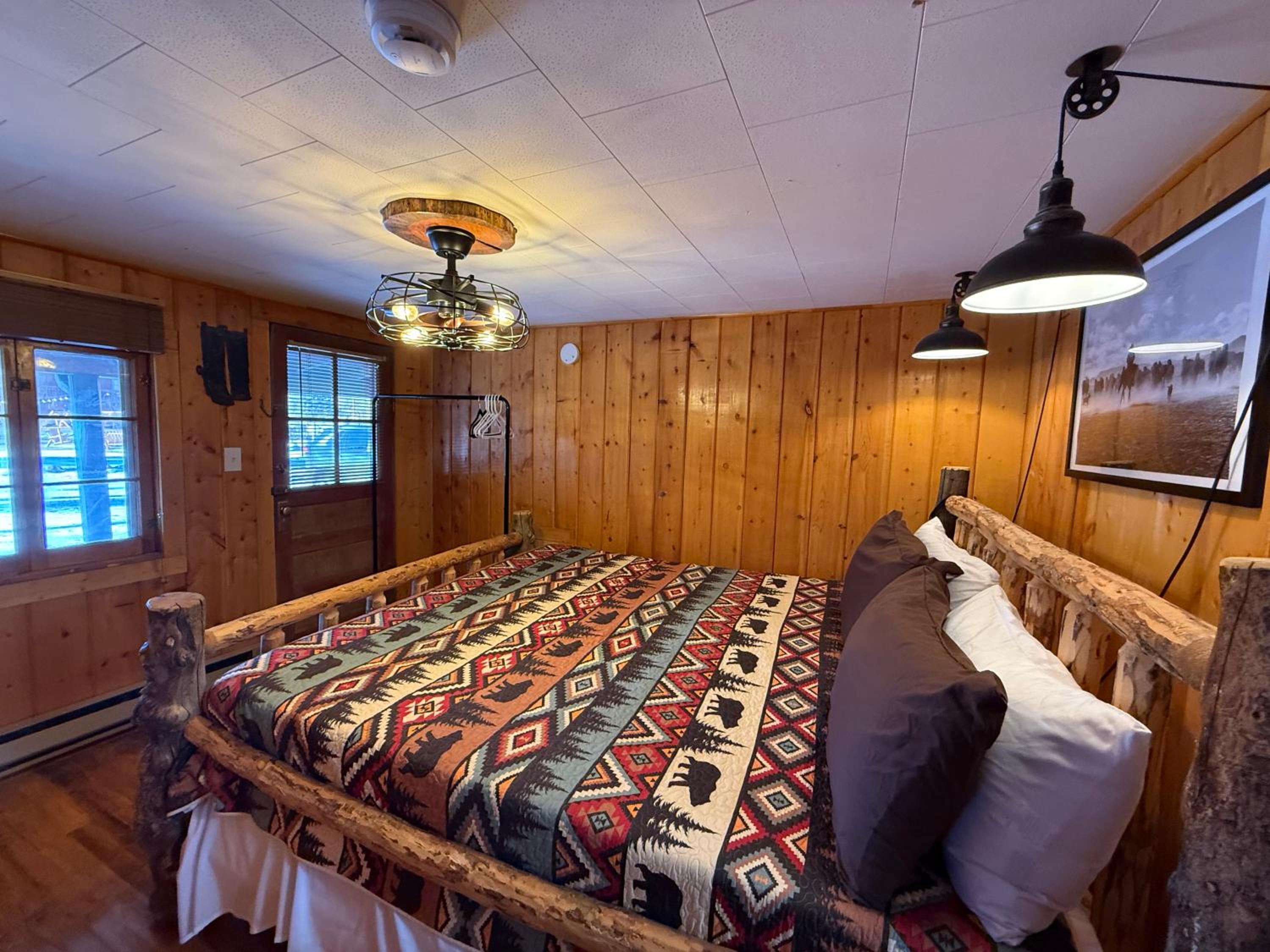 Deluxe King Suite photo 1