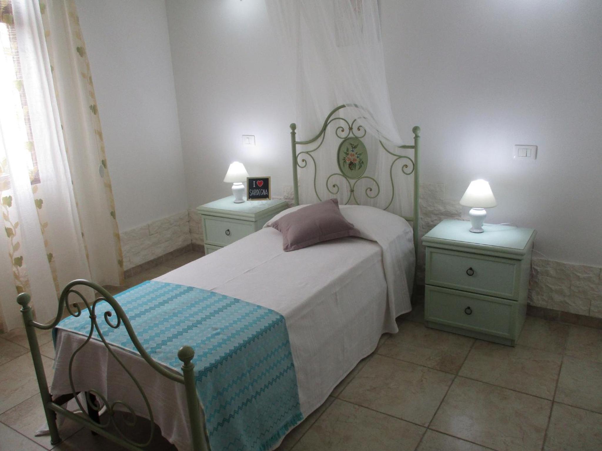 Single Room with Private Bathroom photo 2