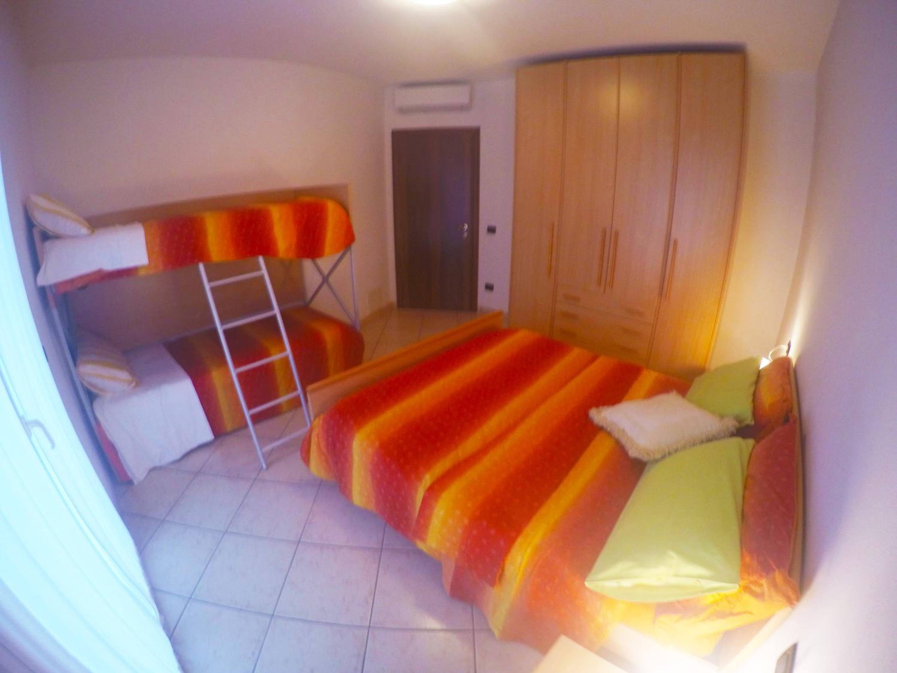One-Bedroom Apartment (5 Adults)